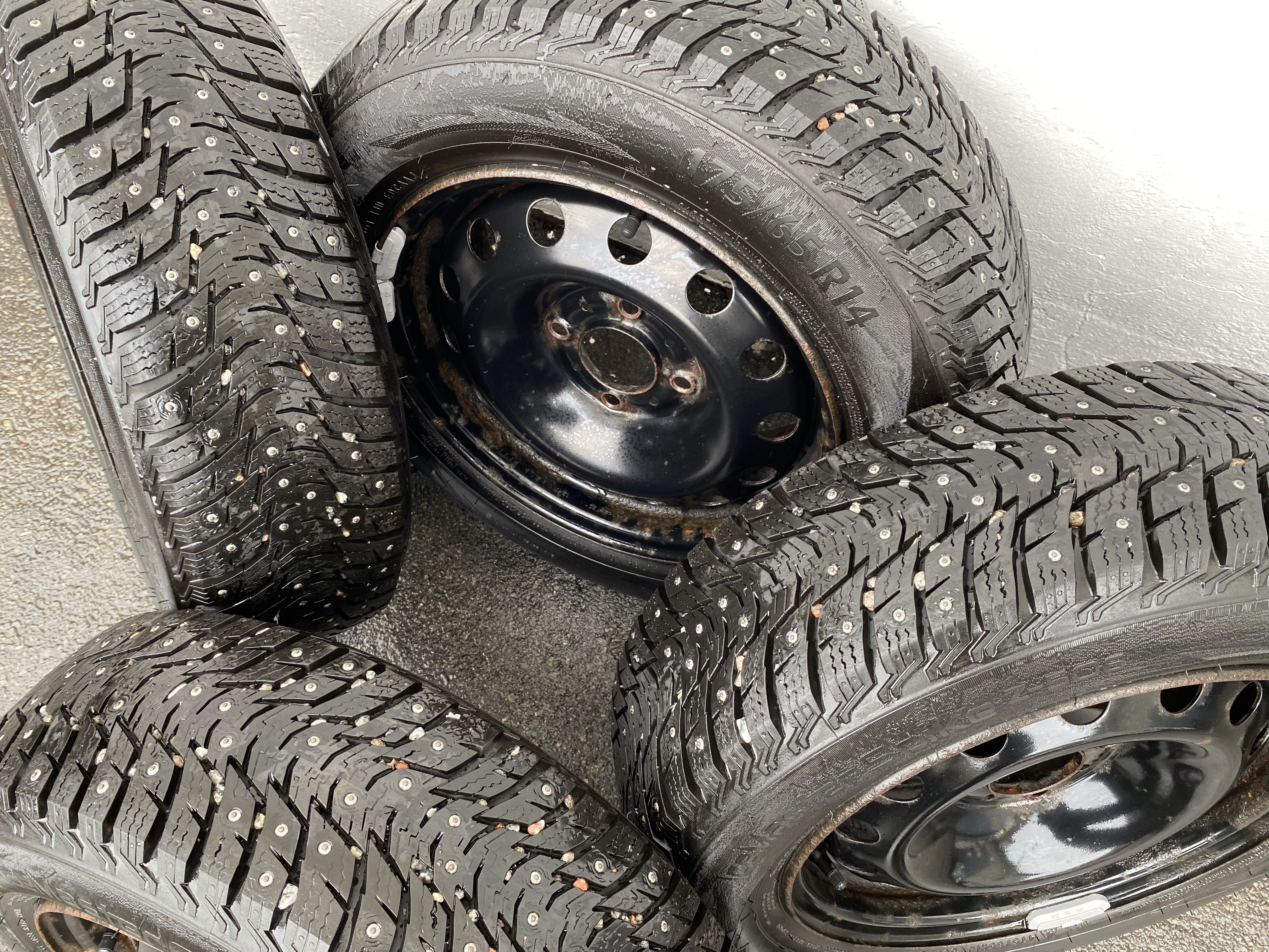 Kompletta Vinterhjul DUBB | 14" Plåt | 4x108 5.5x14 ET24 65.1 +  175/65 R14 86T XL Yartu IceMasterSpike Z-506 | V19-2024 | 8.5mm | 8.5mm | 8.5mm | 8.5mm - 3