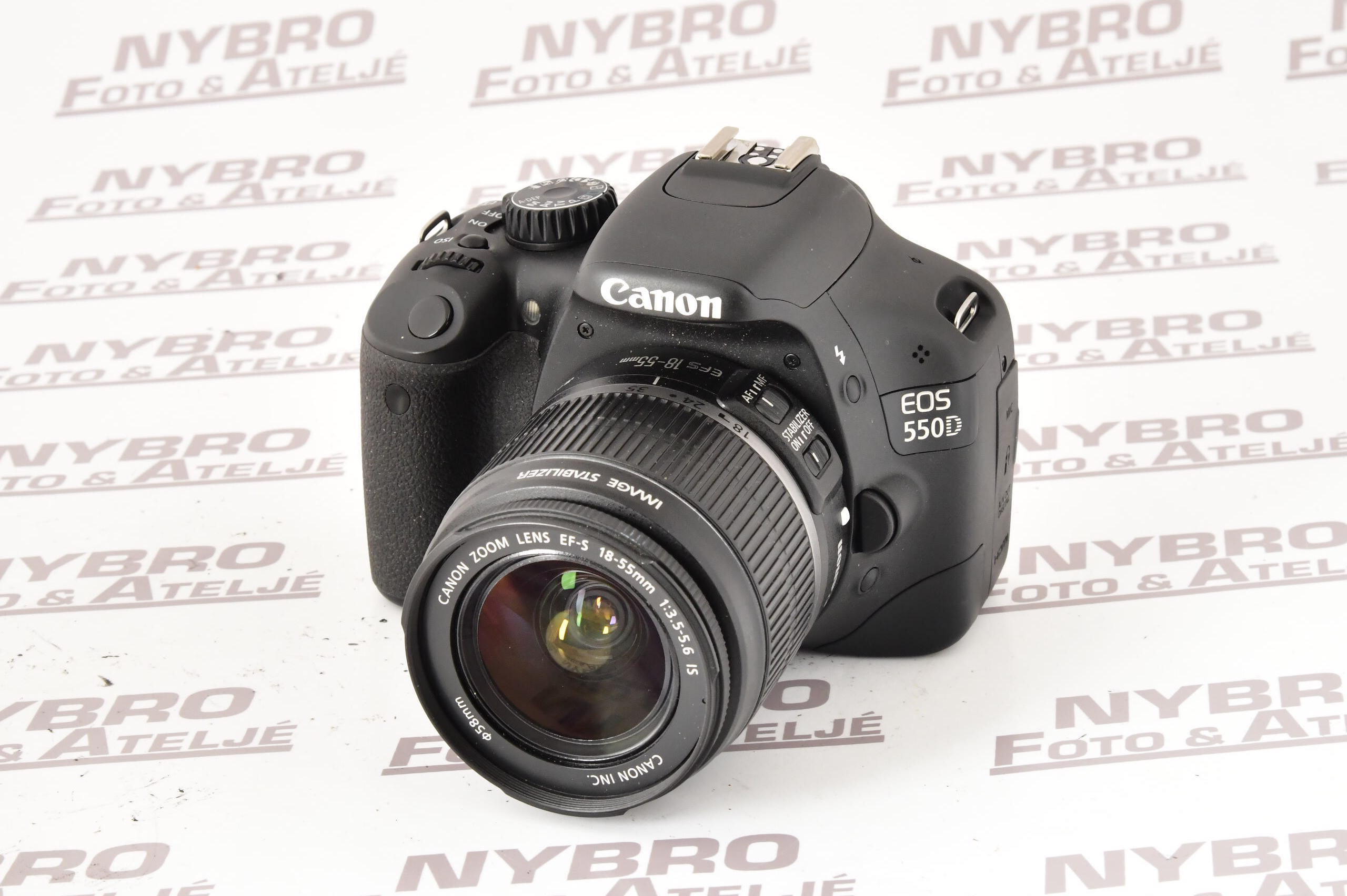 Canon EOS 550D + 18-55/3,5-5,6 IS