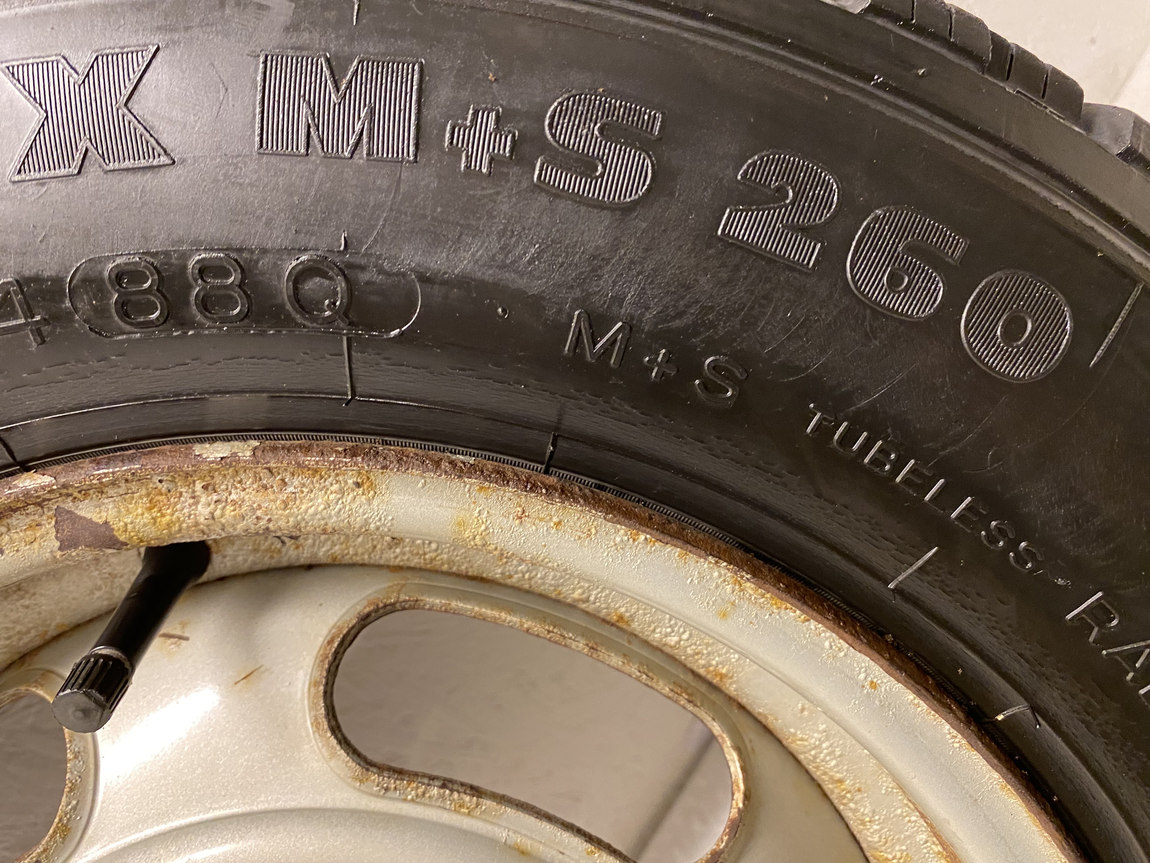 Kompletta Vinterhjul DUBB | 14" VOLVO 1273879 1-Ägare | 5x108 5.5x14 ET25 65.1 +  185/70 R14 88Q Michelin X M+S 260 * Äldre DOT* | Datum: 202-212-212-304 | 7.5mm | 6.1mm | 5.6mm | 7.3mm - 8