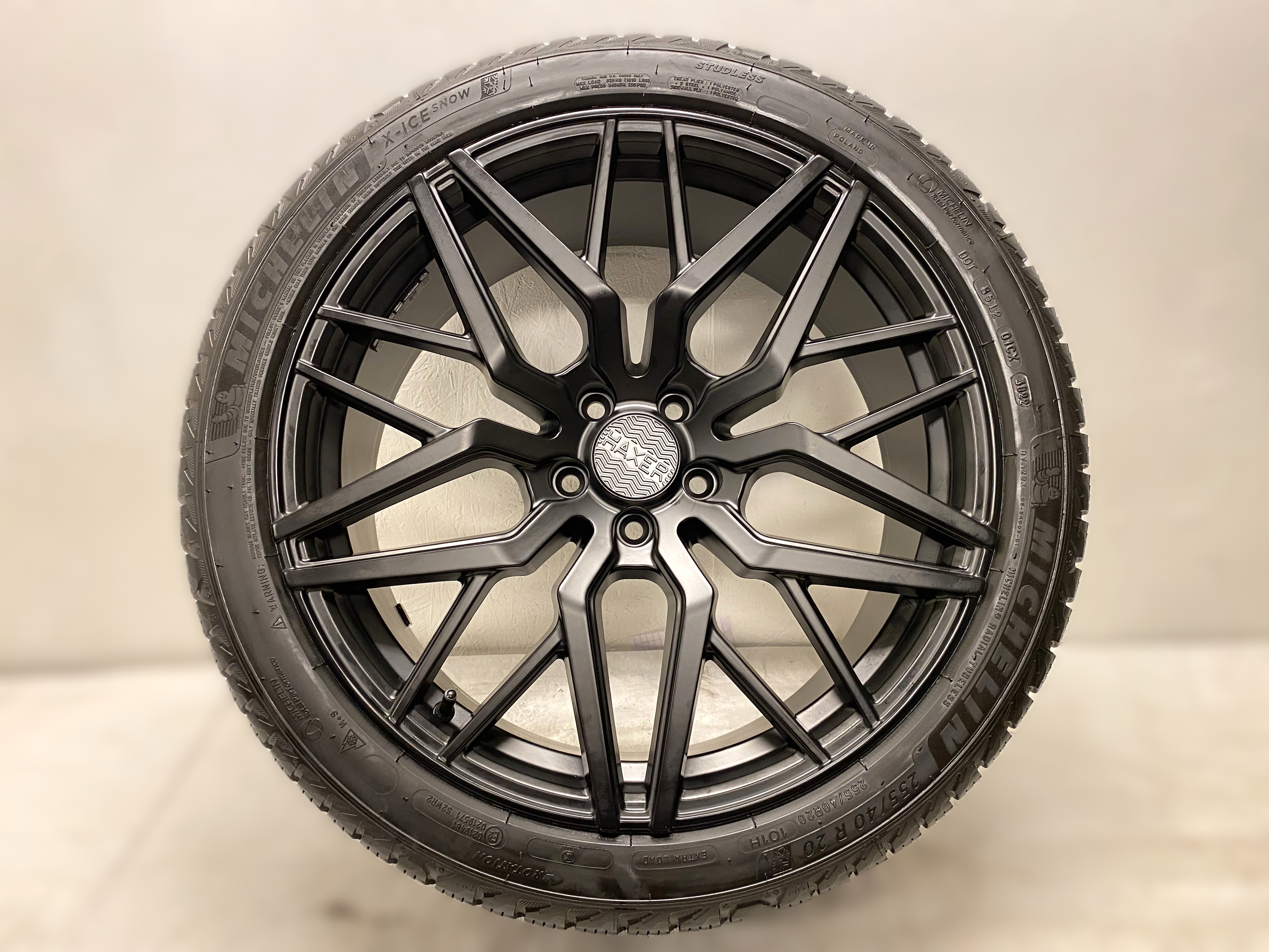 Kompletta Vinterhjul FRIKTION | 20" Audi VW Skoda Seat Mercedes BMW | 5x112 8.5x20 ET33 66.6 +  255/40 R20 101H XL Michelin X-Ice Snow | V30-2022 | 7mm | 7mm | 7mm | 7mm - 6