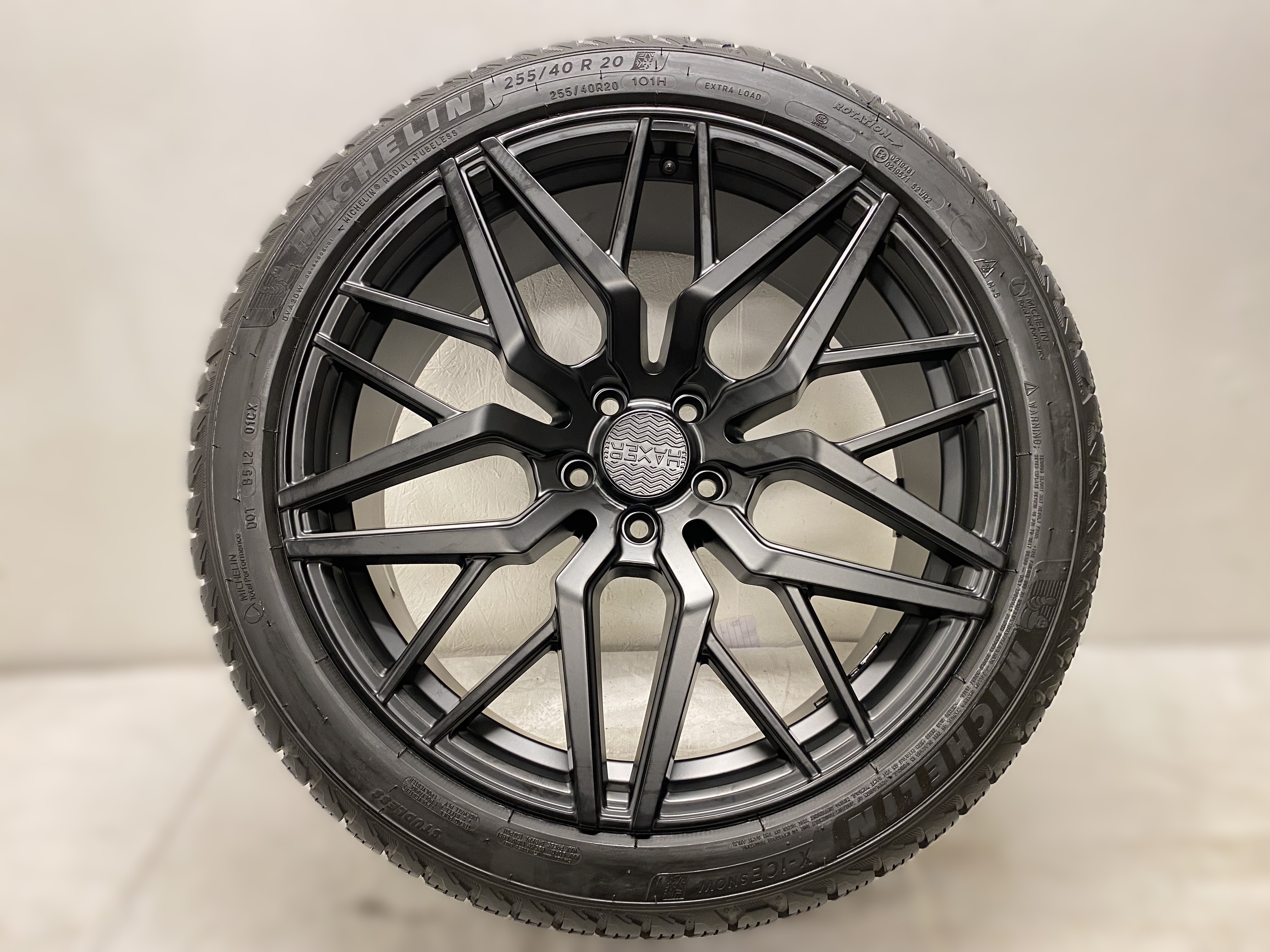 Kompletta Vinterhjul FRIKTION | 20" Audi VW Skoda Seat Mercedes BMW | 5x112 8.5x20 ET33 66.6 +  255/40 R20 101H XL Michelin X-Ice Snow | V30-2022 | 7mm | 7mm | 7mm | 7mm - 10