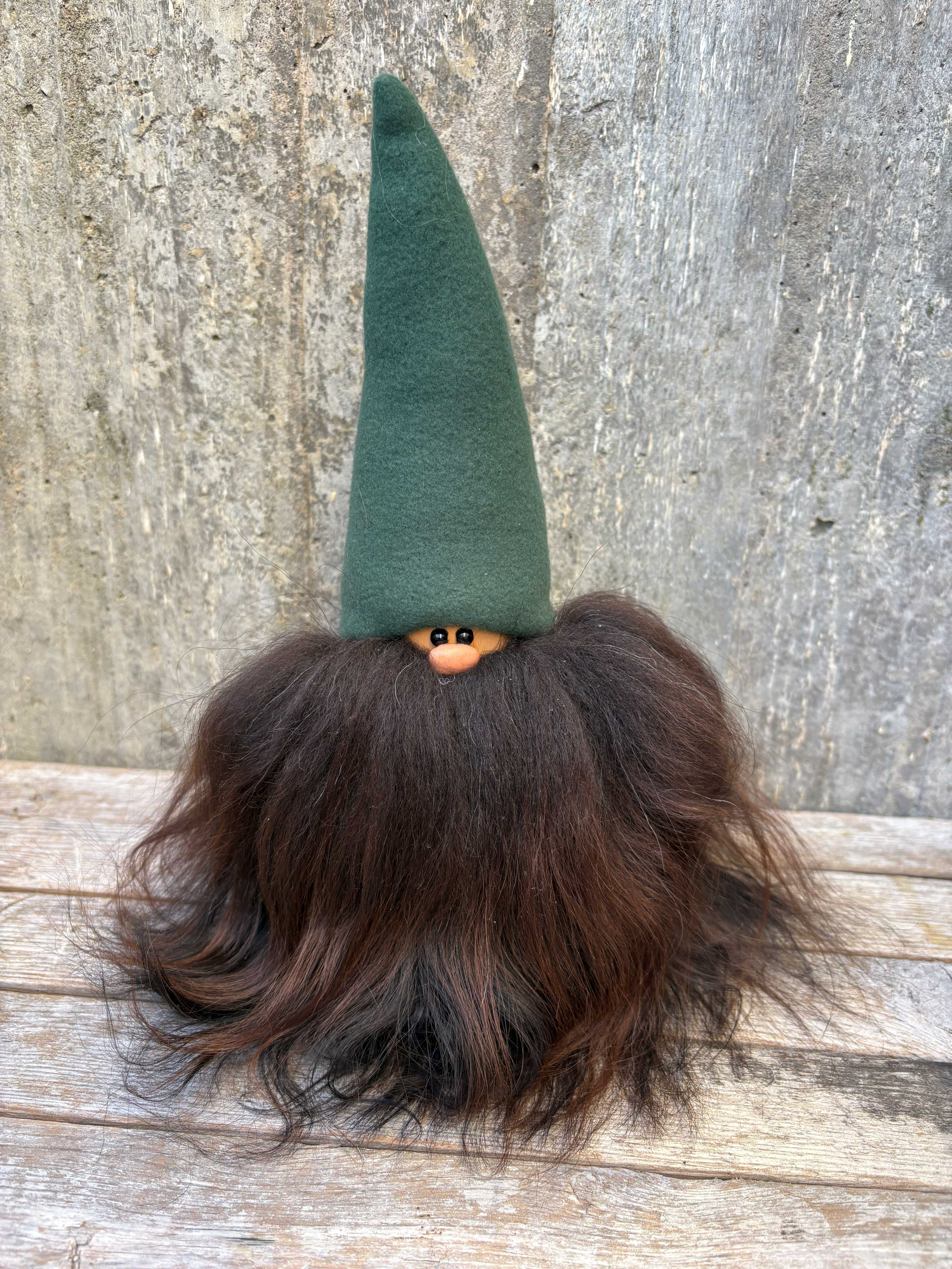 Skäggtomte 20 cm Special Grön Mössa Islandsfår Brunt Skägg