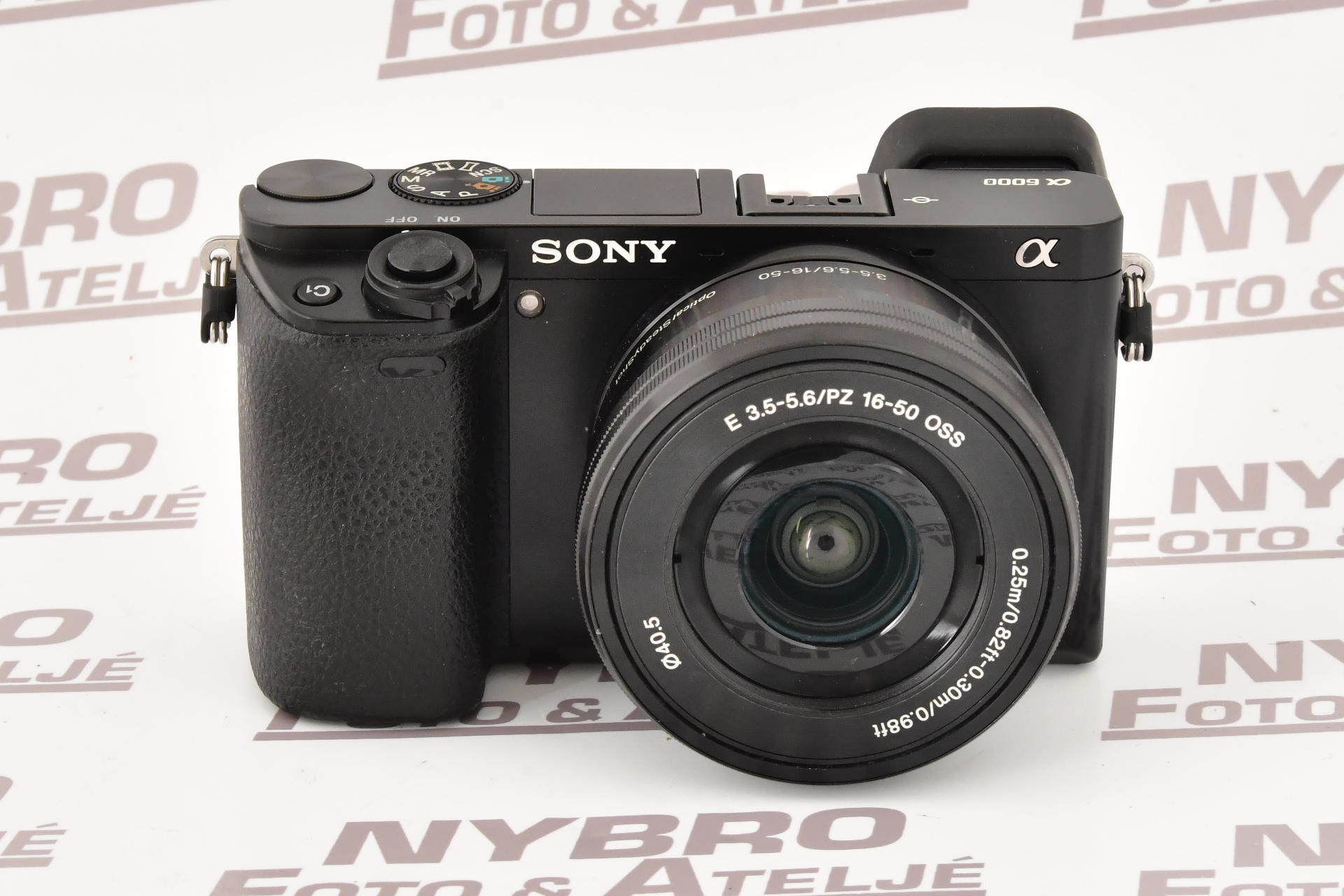 Sony A6000 + 16-50/3.5-5.6 OSS 