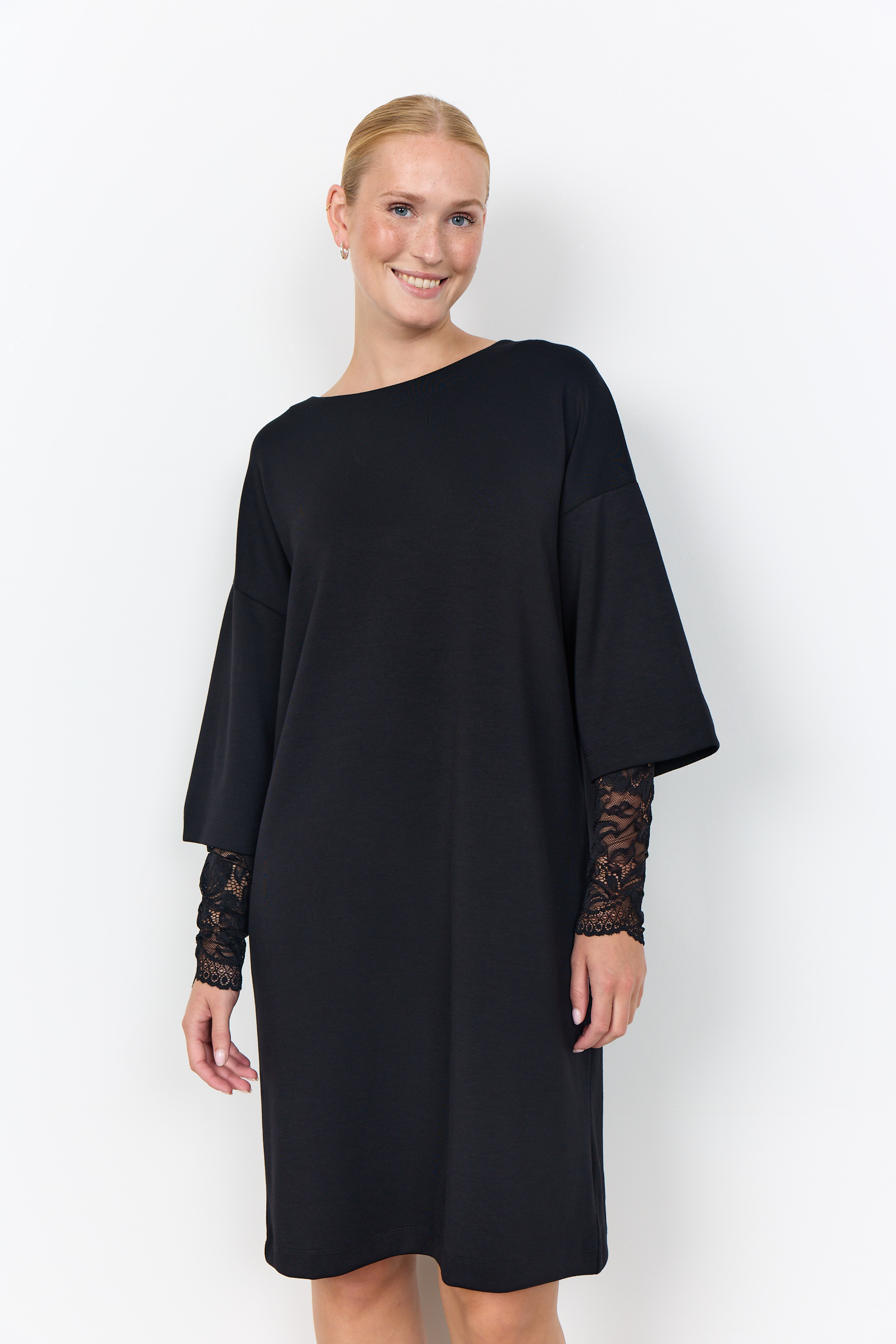SC-BANU 349 Dress Svart Mjuk klänning med spets