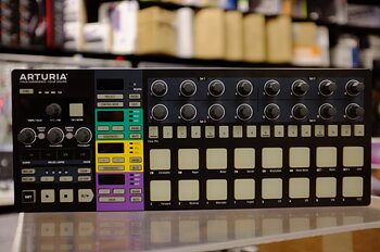 Arturia Beatstep Pro Black, beg