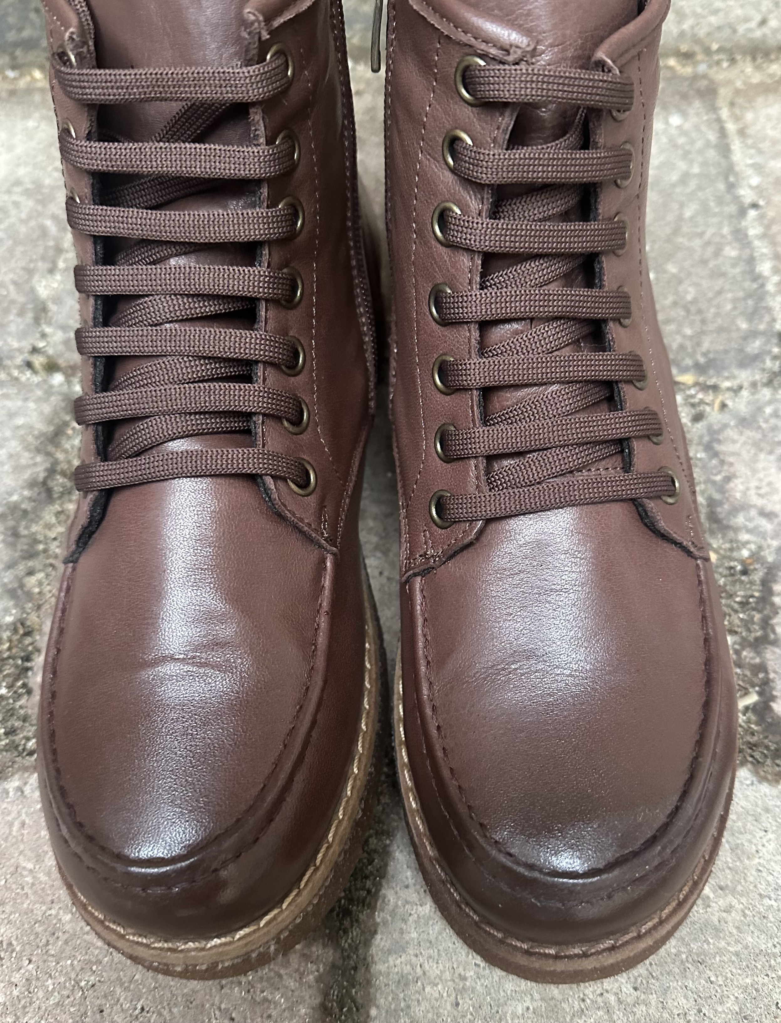 Charlotte of Swedens skinnkängor High Top med gummisula, mokka - 3