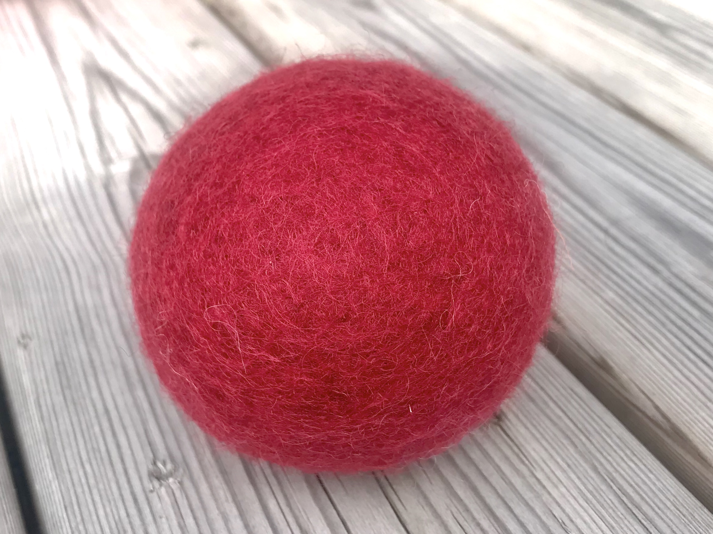 Boll Prassel - Mörkröd - Small - 2