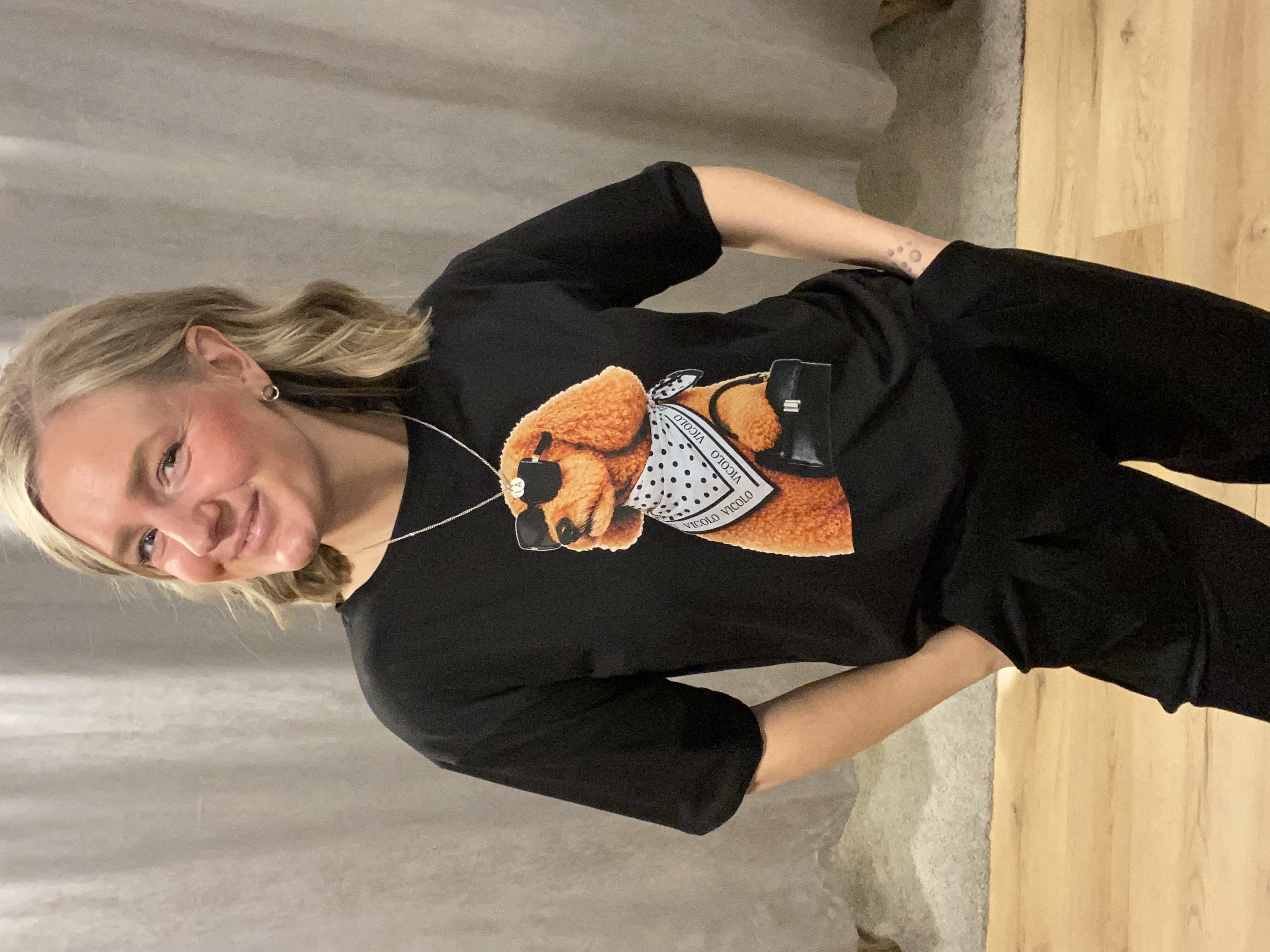 T-shirt med pudel-svart