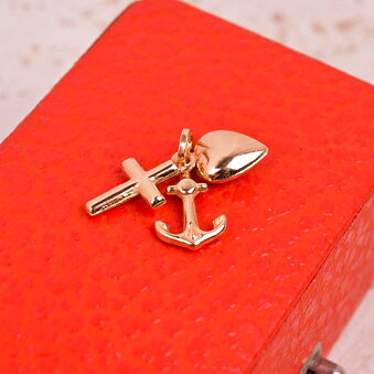 18K Gold "Faith, Hope, and Love" Pendant, Vintage