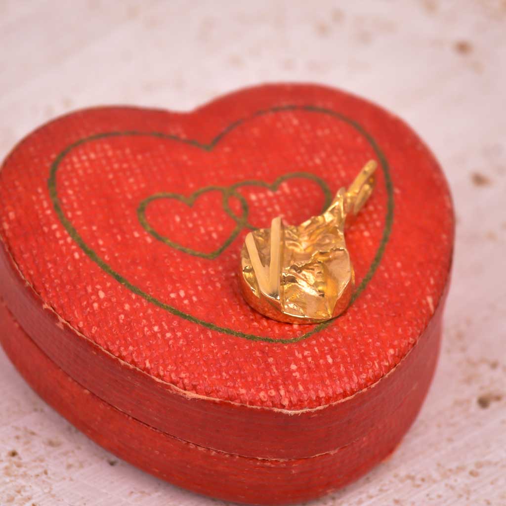 "Fantasy" Gold Pendant with a Rough Surface, 18k, Vintage - 5