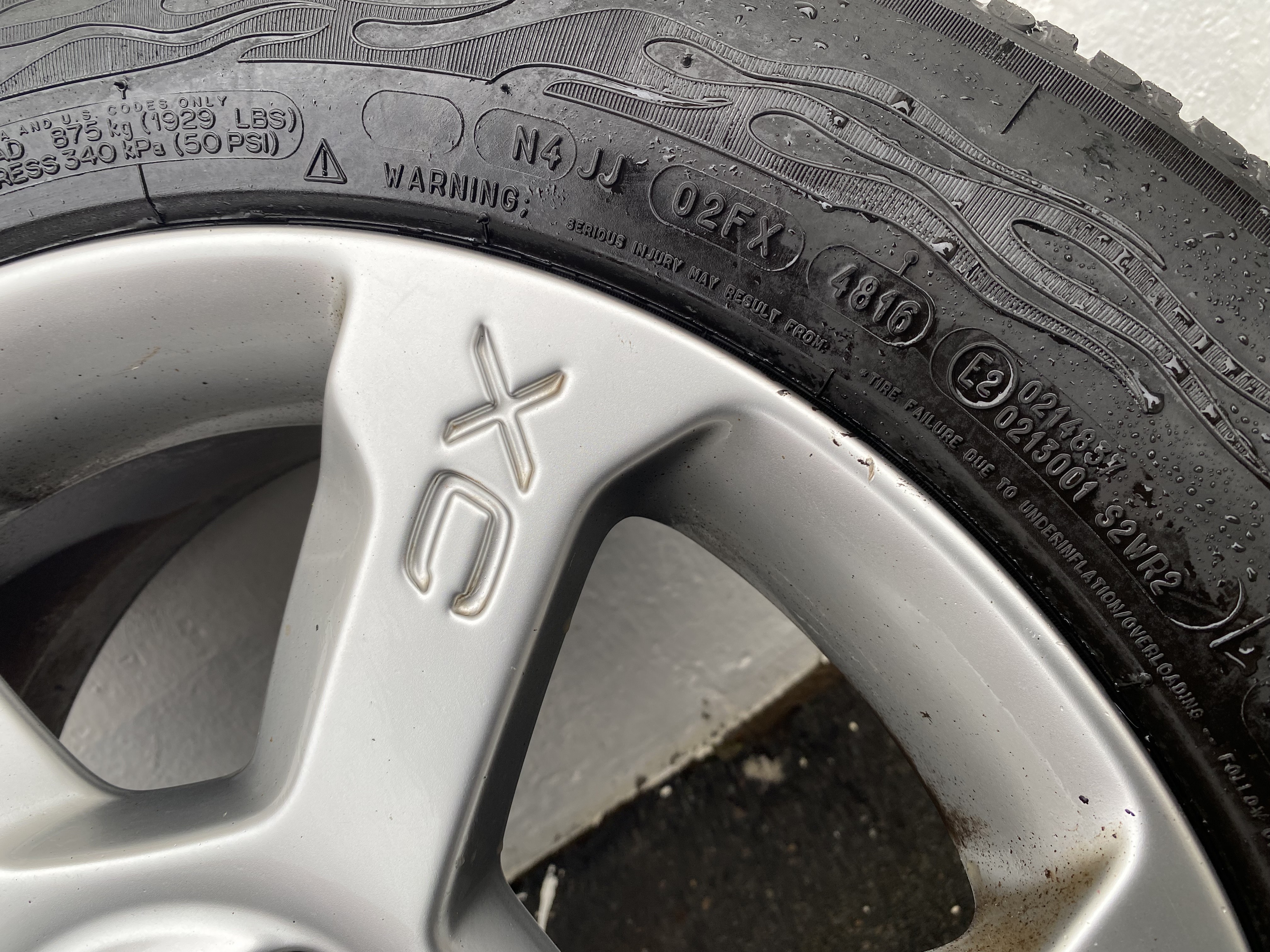 Kompletta Sommarhjul | 17" VOLVO SARGAS XC70 30714025 | 5x108 7.5x17 ET55 63.4 + 2 st 235/55 R17 103W BF Goodrich Advantage | V06-21 | 6mm | 6mm + 2 st 235/55 R17 103W BF Goodrich G-Grip | V48-16 | 5.2mm | 5.2mm | CO-4 - 7