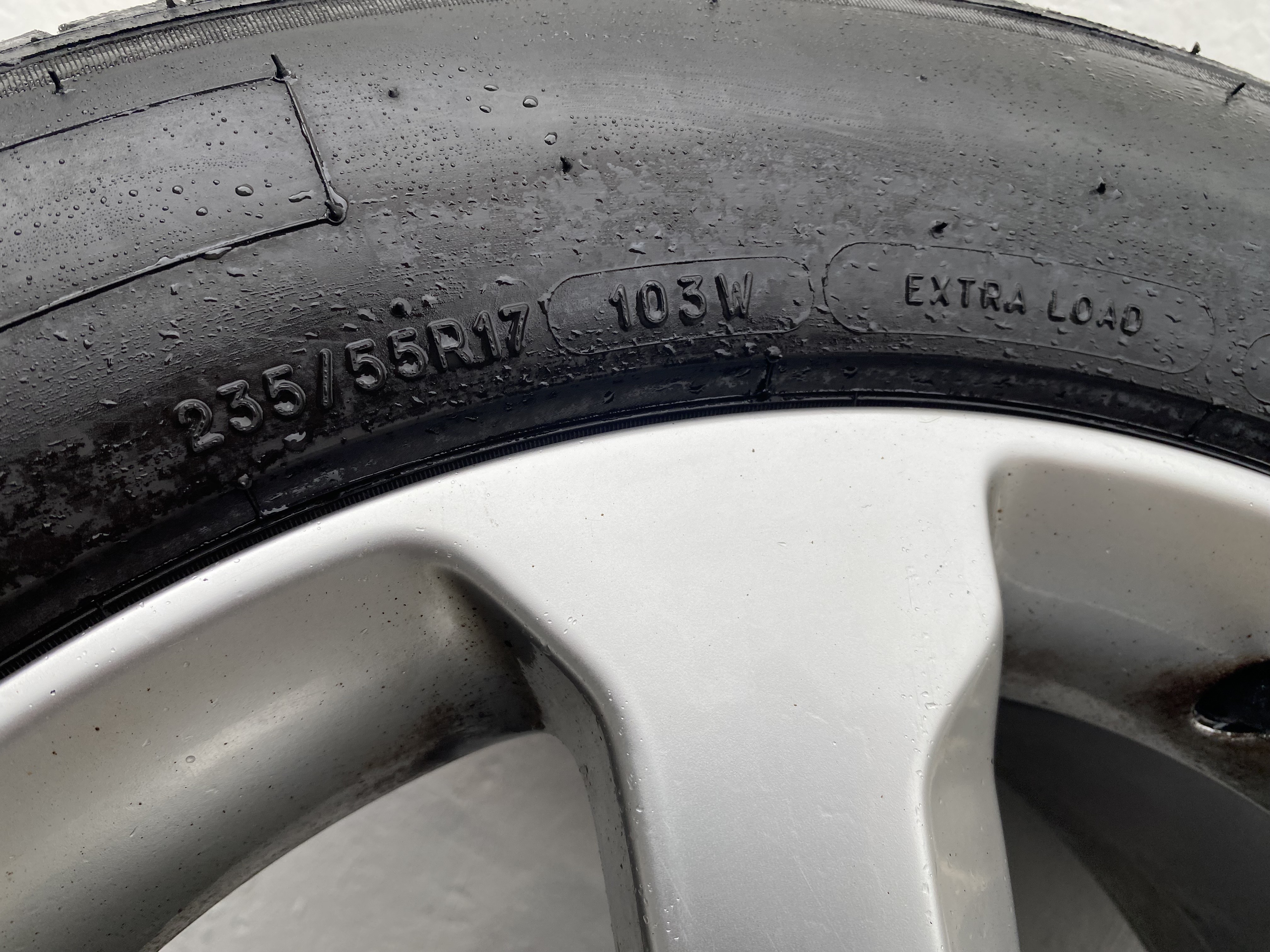 Kompletta Sommarhjul | 17" VOLVO SARGAS XC70 30714025 | 5x108 7.5x17 ET55 63.4 + 2 st 235/55 R17 103W BF Goodrich Advantage | V06-21 | 6mm | 6mm + 2 st 235/55 R17 103W BF Goodrich G-Grip | V48-16 | 5.2mm | 5.2mm | CO-4 - 15