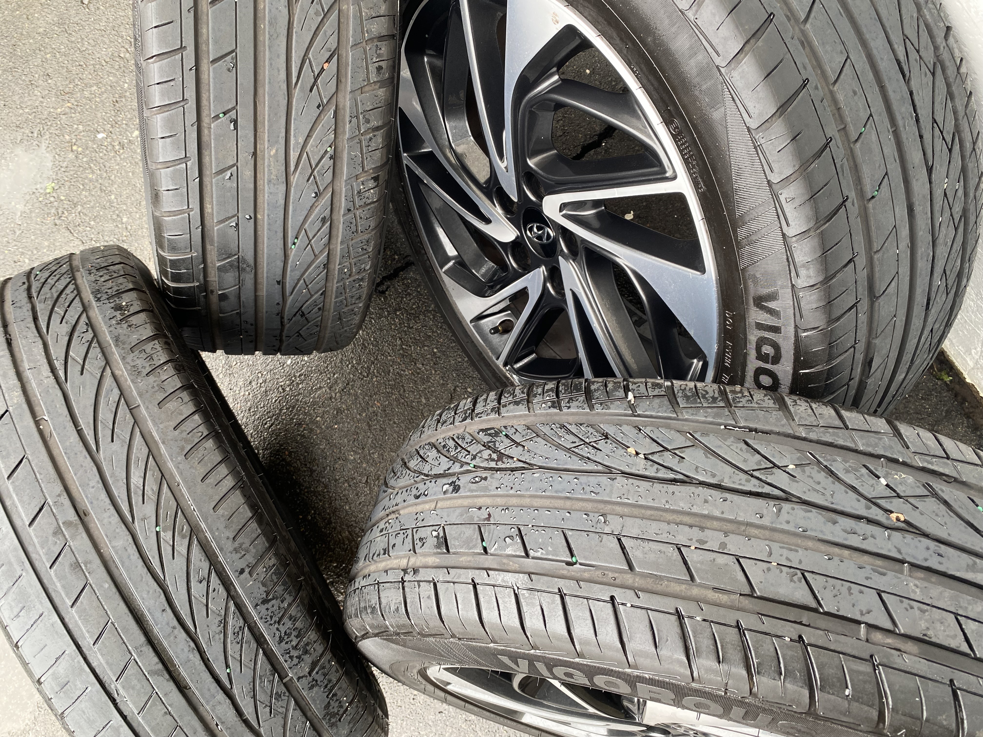 Kompletta Sommarhjul | 19" HYUNDAI Tucson 52910-D7420 | 5x114.3 7.5x19 ET53 67.1 + 225/55 R19 99V Hifly Vigorous HP801 | V01-2021 | 5.5mm | 5mm | 5mm | 3.7mm - 4