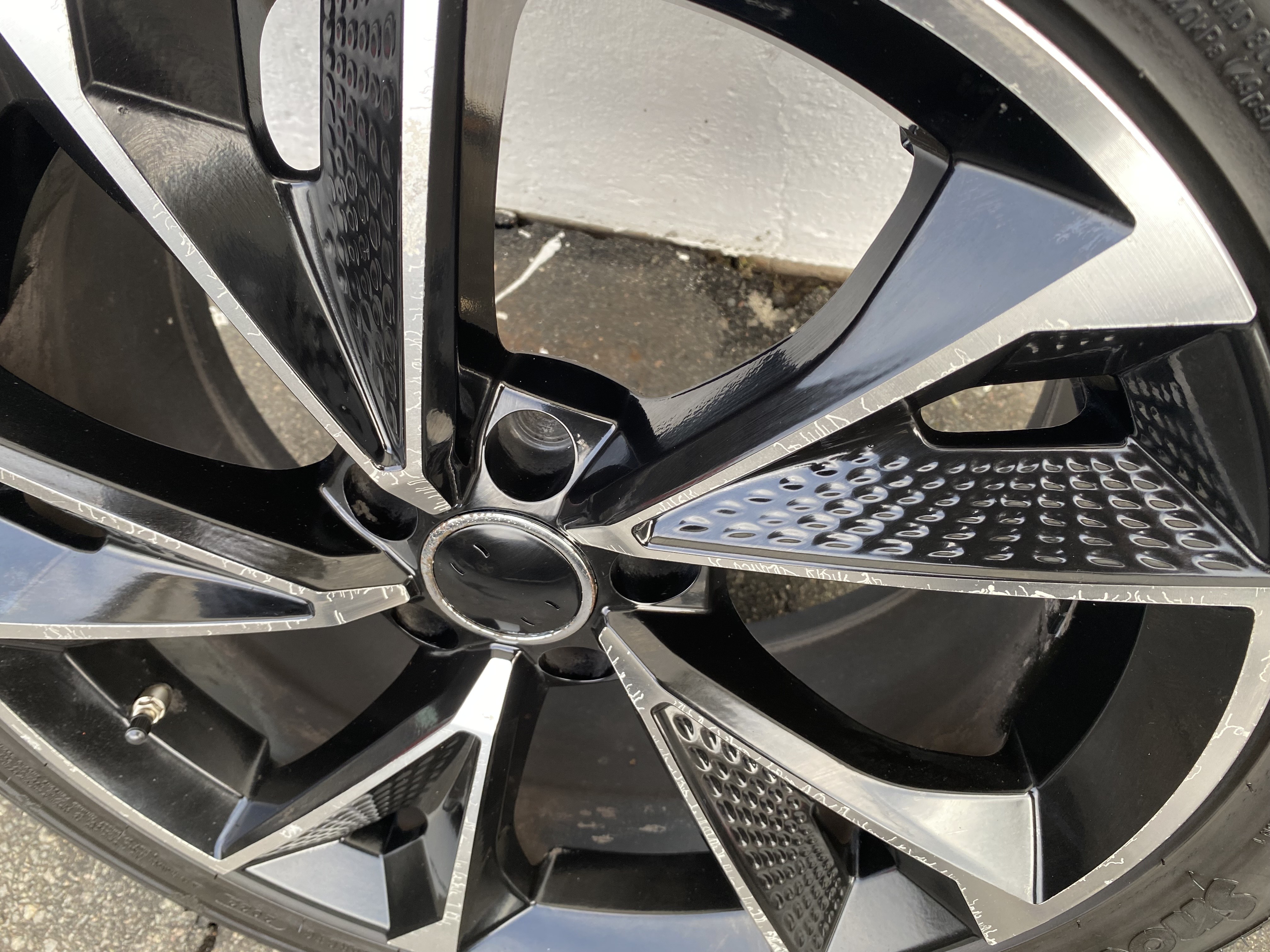 Kompletta Vinterhjul FRIKTION | 18" Audi VW Skoda Seat Mercedes BMW | 5x112 8.5x20 ET33 66.6 +  245/45 R18 100T XL Mazzini Snow Leopard 2 | V20-2022 | 5.5mm | 5.5mm | 4.5mm | 4.5mm - 12