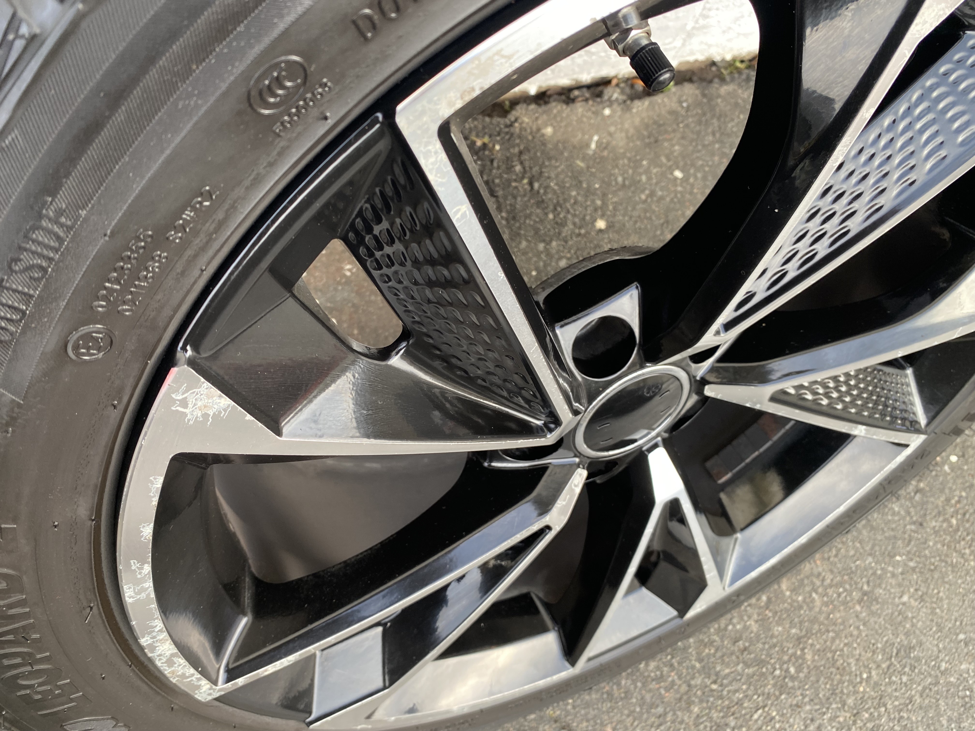 Kompletta Vinterhjul FRIKTION | 18" Audi VW Skoda Seat Mercedes BMW | 5x112 8.5x20 ET33 66.6 +  245/45 R18 100T XL Mazzini Snow Leopard 2 | V20-2022 | 5.5mm | 5.5mm | 4.5mm | 4.5mm - 15