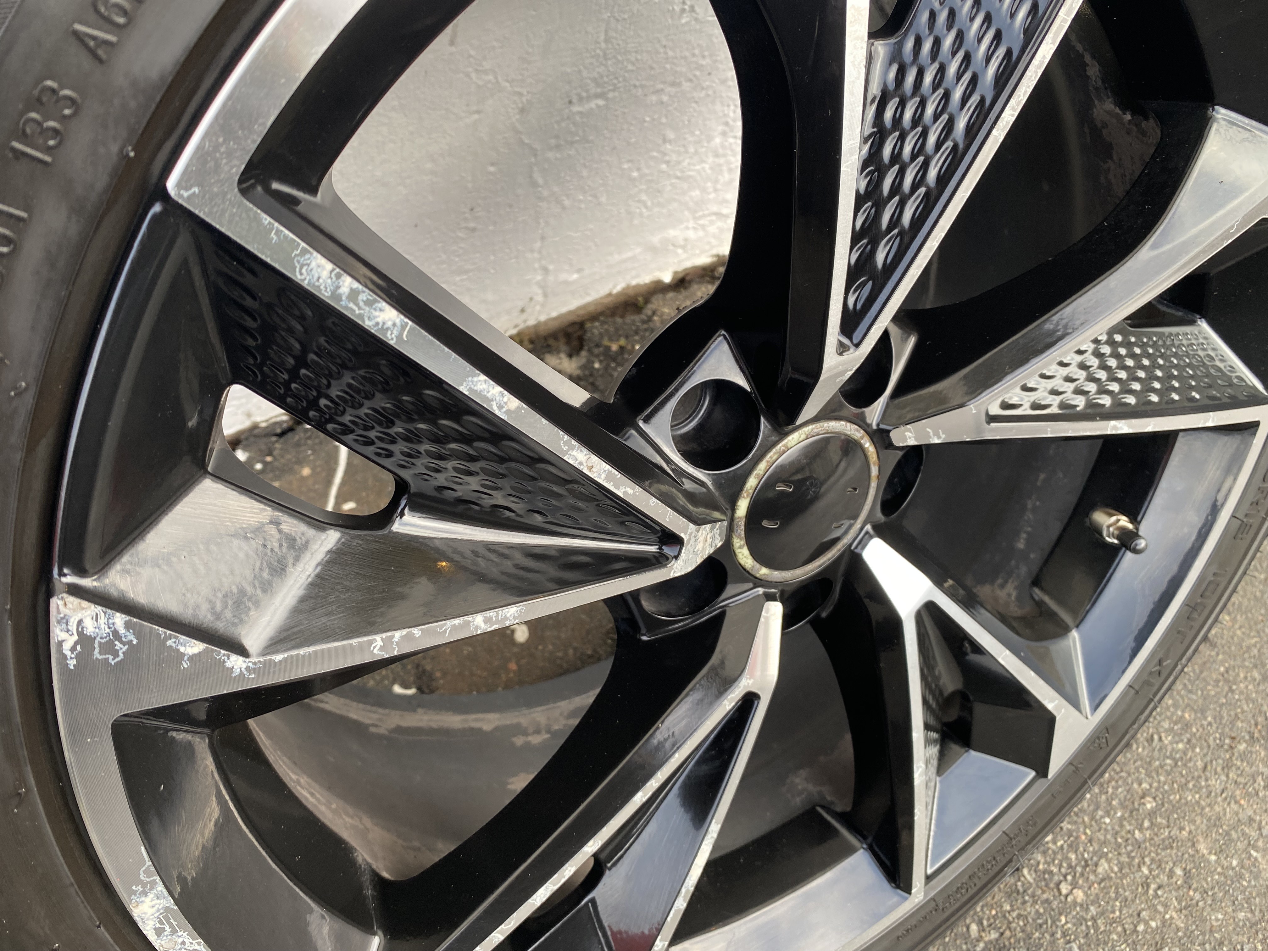 Kompletta Vinterhjul FRIKTION | 18" Audi VW Skoda Seat Mercedes BMW | 5x112 8.5x20 ET33 66.6 +  245/45 R18 100T XL Mazzini Snow Leopard 2 | V20-2022 | 5.5mm | 5.5mm | 4.5mm | 4.5mm - 10