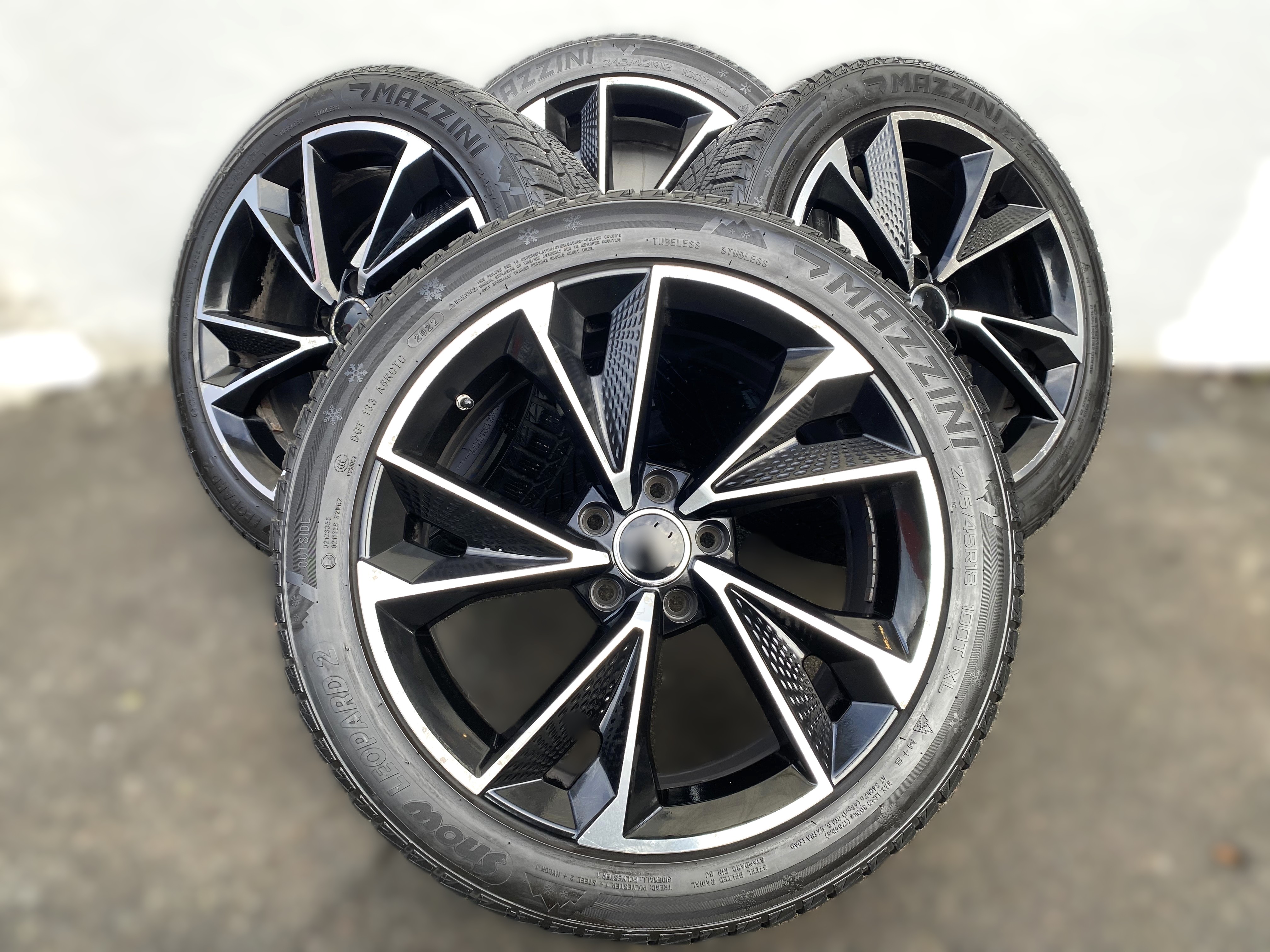 Kompletta Vinterhjul FRIKTION | 18" Audi VW Skoda Seat Mercedes BMW | 5x112 8.5x20 ET33 66.6 +  245/45 R18 100T XL Mazzini Snow Leopard 2 | V20-2022 | 5.5mm | 5.5mm | 4.5mm | 4.5mm