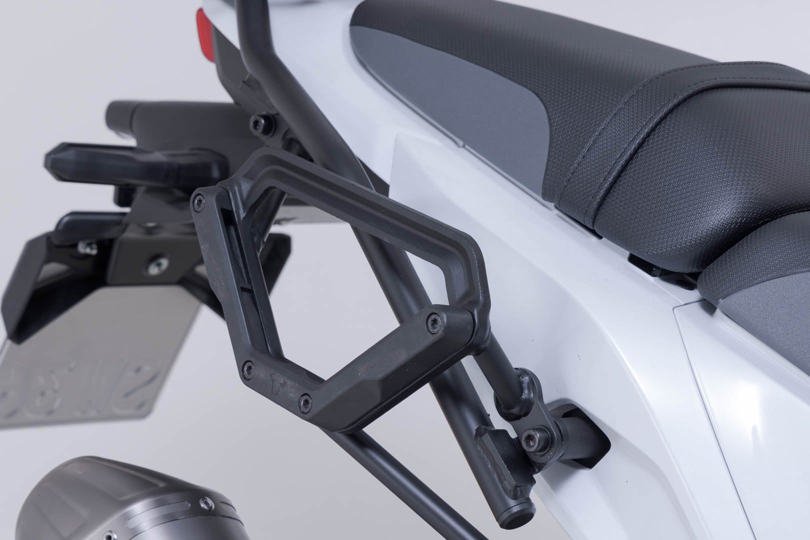 Legend Gear Side Bag system V-LOC for Akrapovic - 3