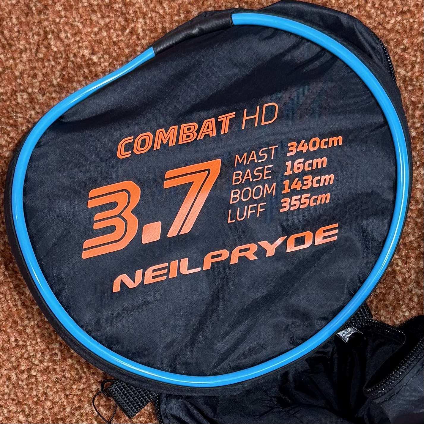 Begagnat vindsurfingsegel  3,7 Neil Pryde Combat HD 2024 - 2