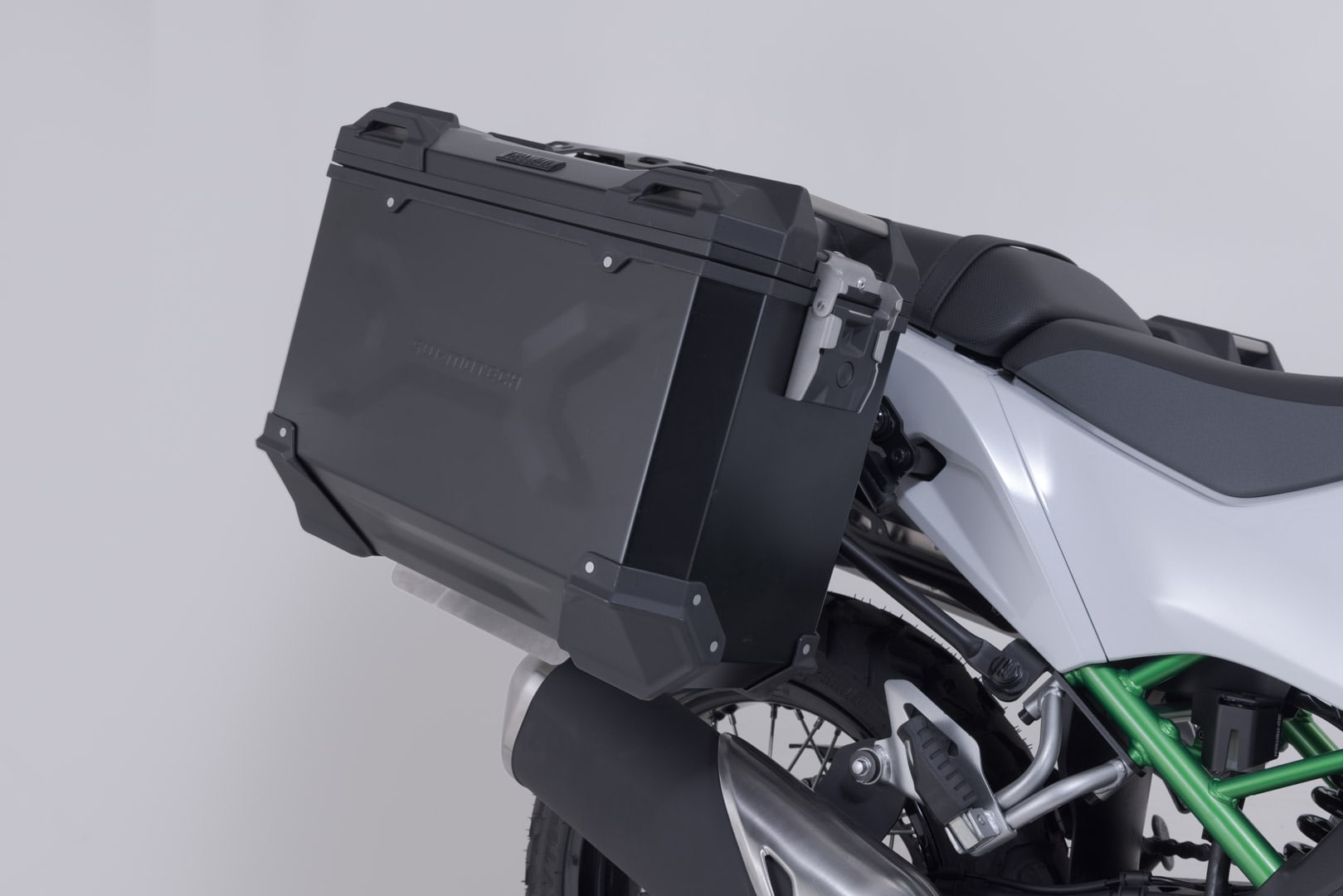 TRAX ADV aluminium case system Black. 37/37 l. Kawasaki KLE500/KLE500 SE (26-). - 6