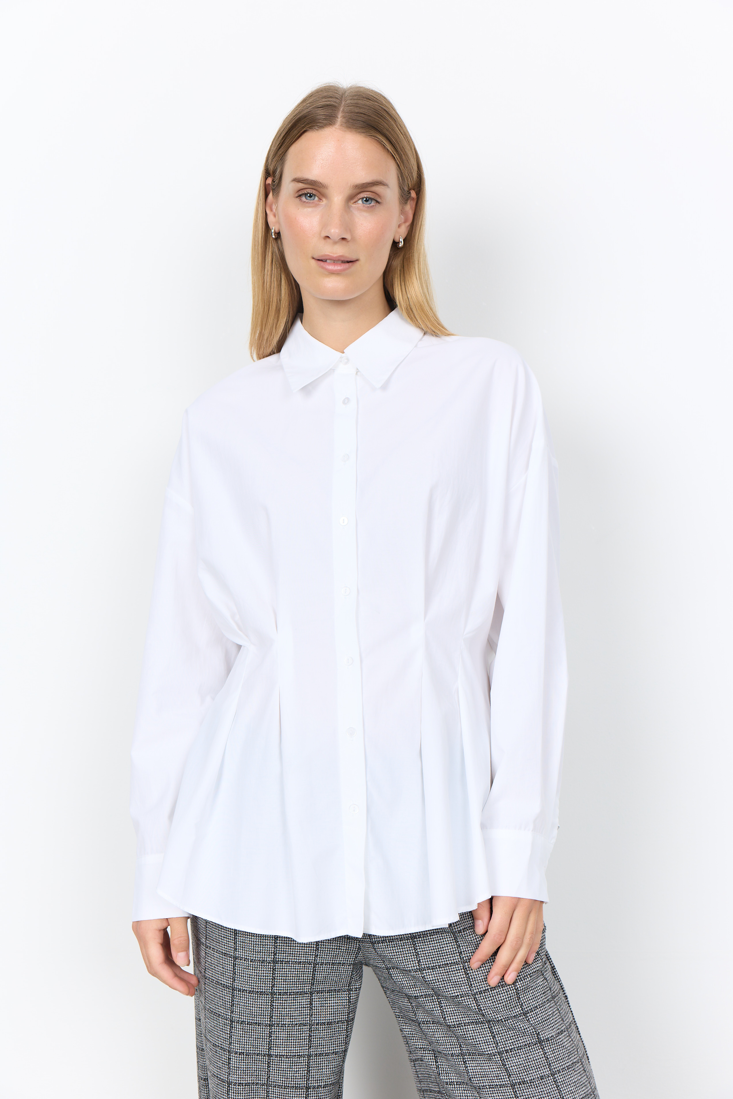 SC-NETTI 145 Shirt Figursydd Vit Skjorta
