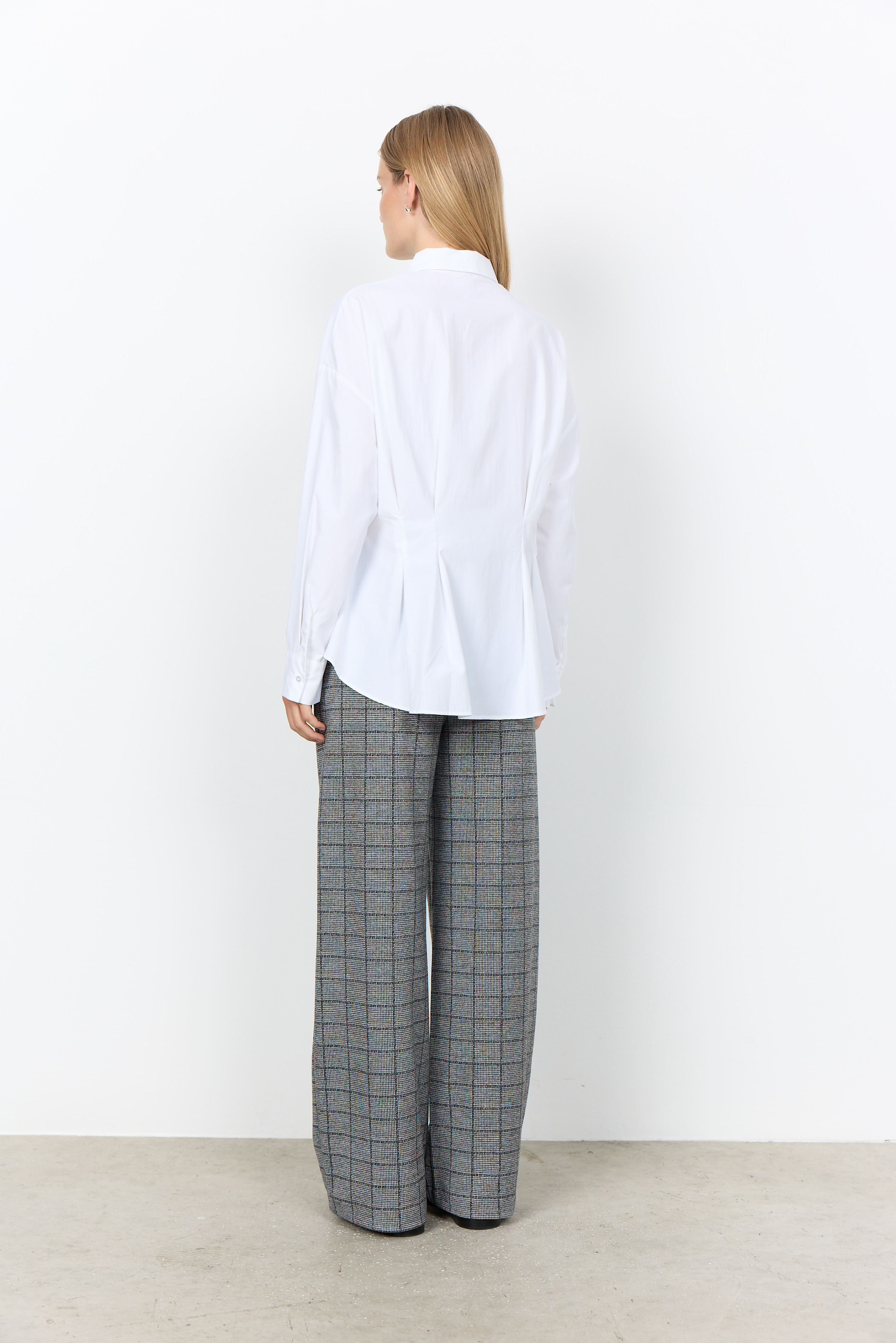SC-NETTI 145 Shirt Figursydd Vit Skjorta - 3