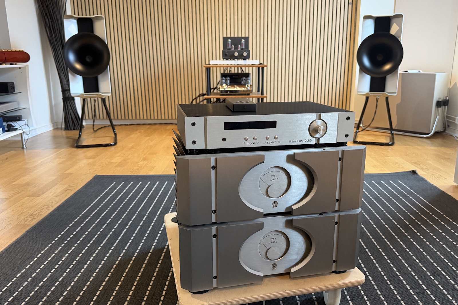 Pass Labs XA 60.5 & X2.5 - Beg monoblock och försteg - 2
