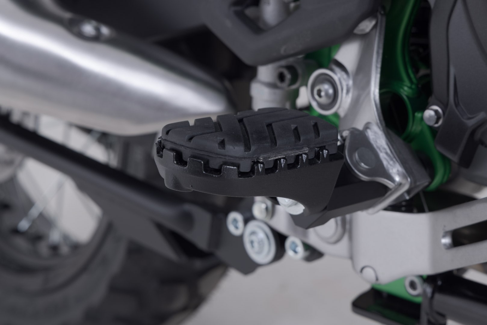 ION footrest kit Black. Kawasaki KLE500 / KLE500 SE (26-) - 2