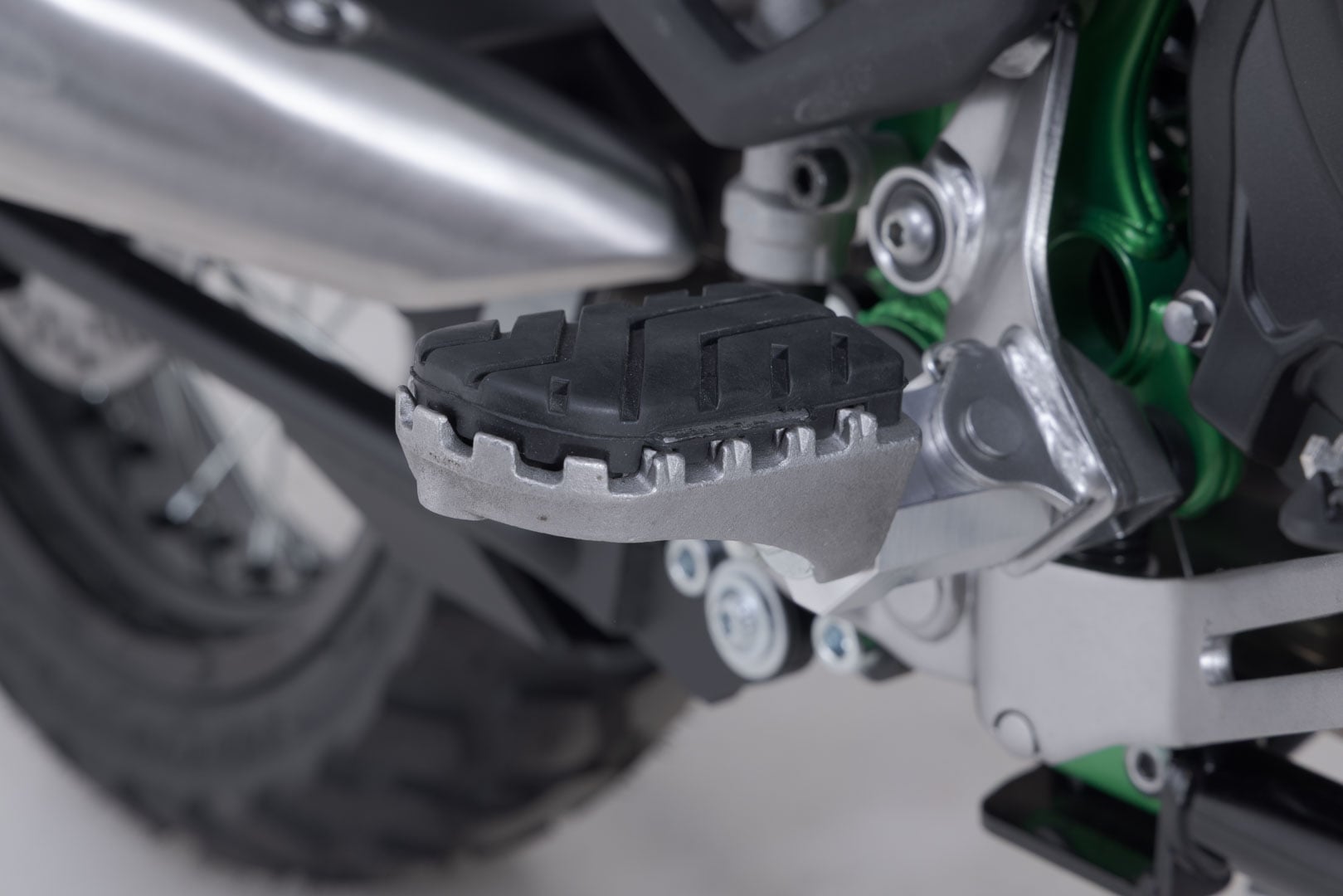 ION footrest kit Kawasaki KLE500 / KLE500 SE (26-). - 3