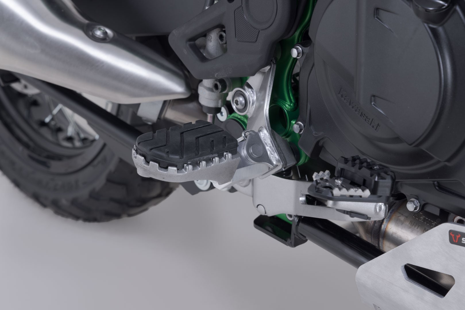 ION footrest kit Kawasaki KLE500 / KLE500 SE (26-). - 4