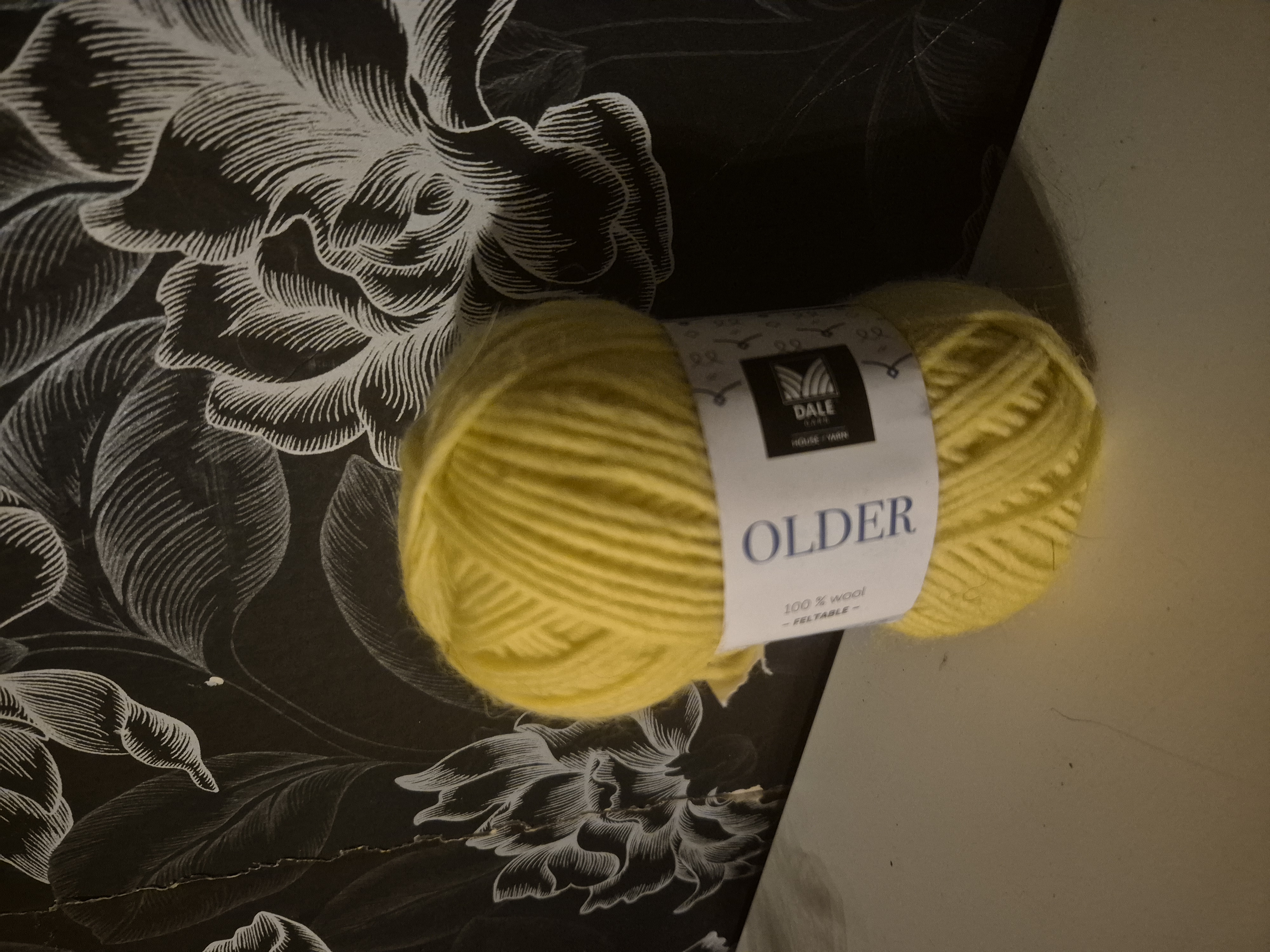 Older 422 Gul, 50gr Dale garn