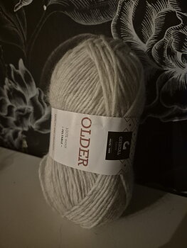 Older 424 Ljusgrå, 50gr, Dale garn
