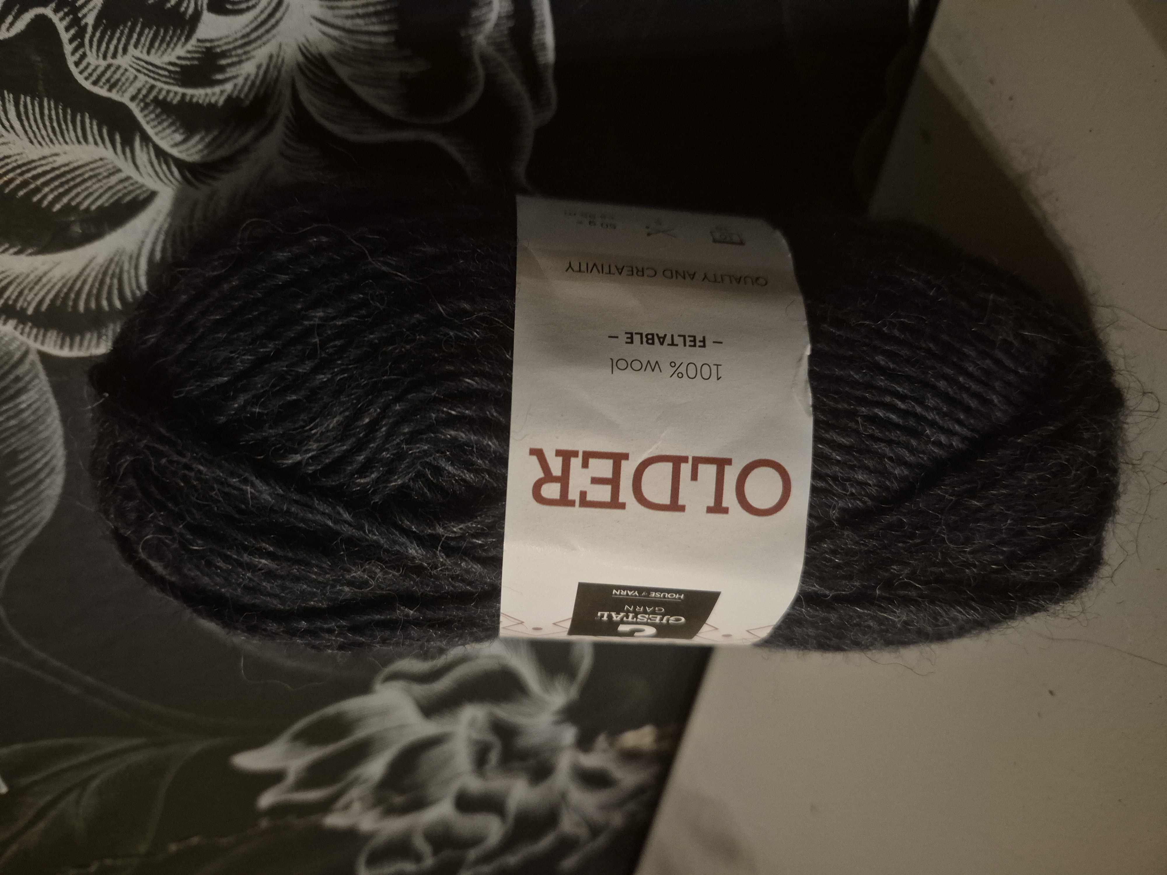 Older 409 Indigo 50gr Dale garn