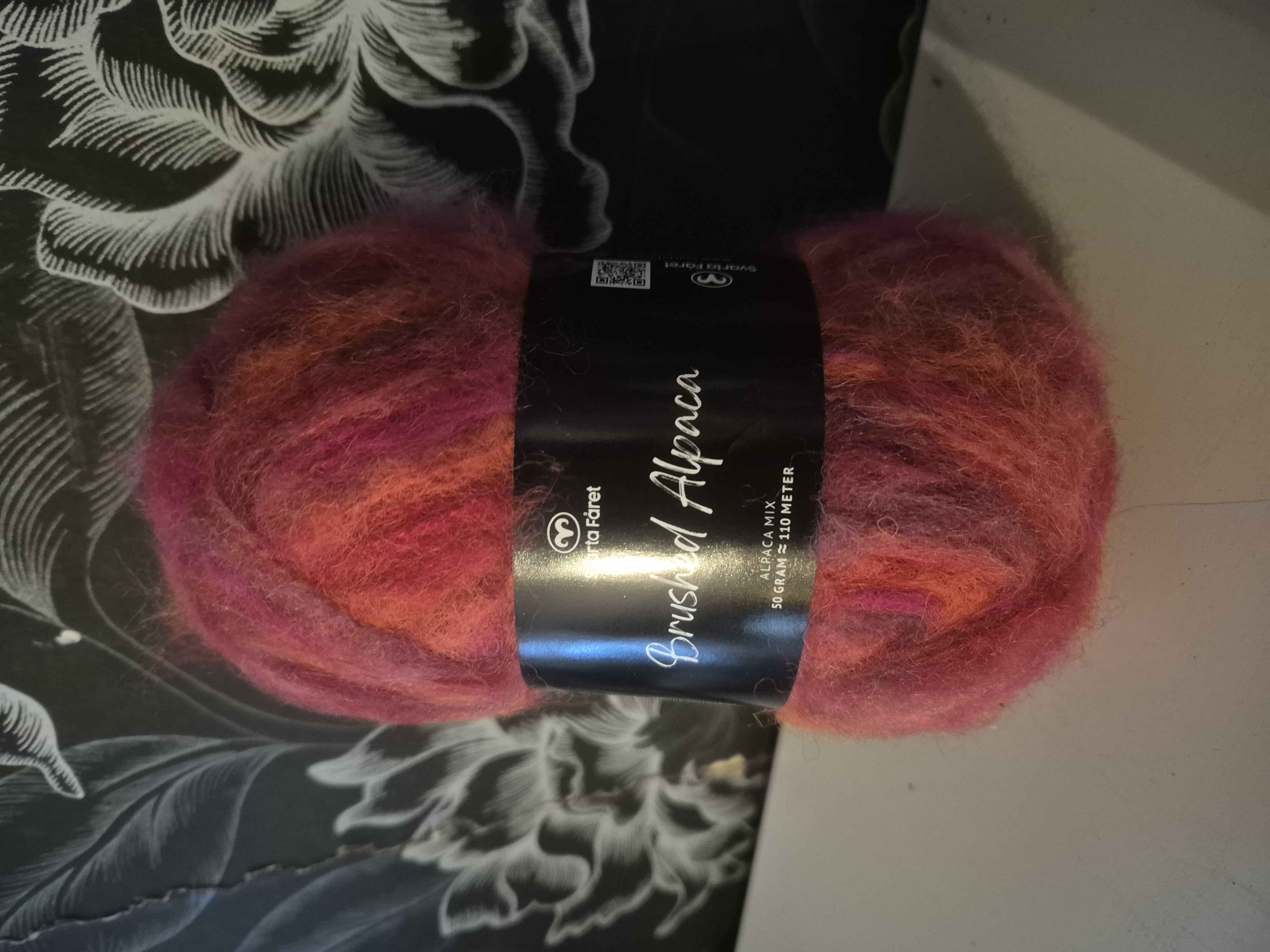 Brushed alpacka 222030 Drama Club 50gr Svarta Fåret