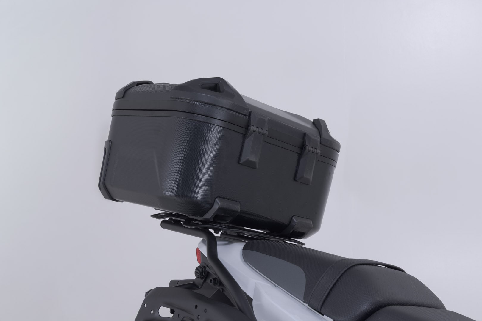 DUSC L top case system Black. 41 l. Kawasaki KLE500 / KLE500 SE (26-) - 5