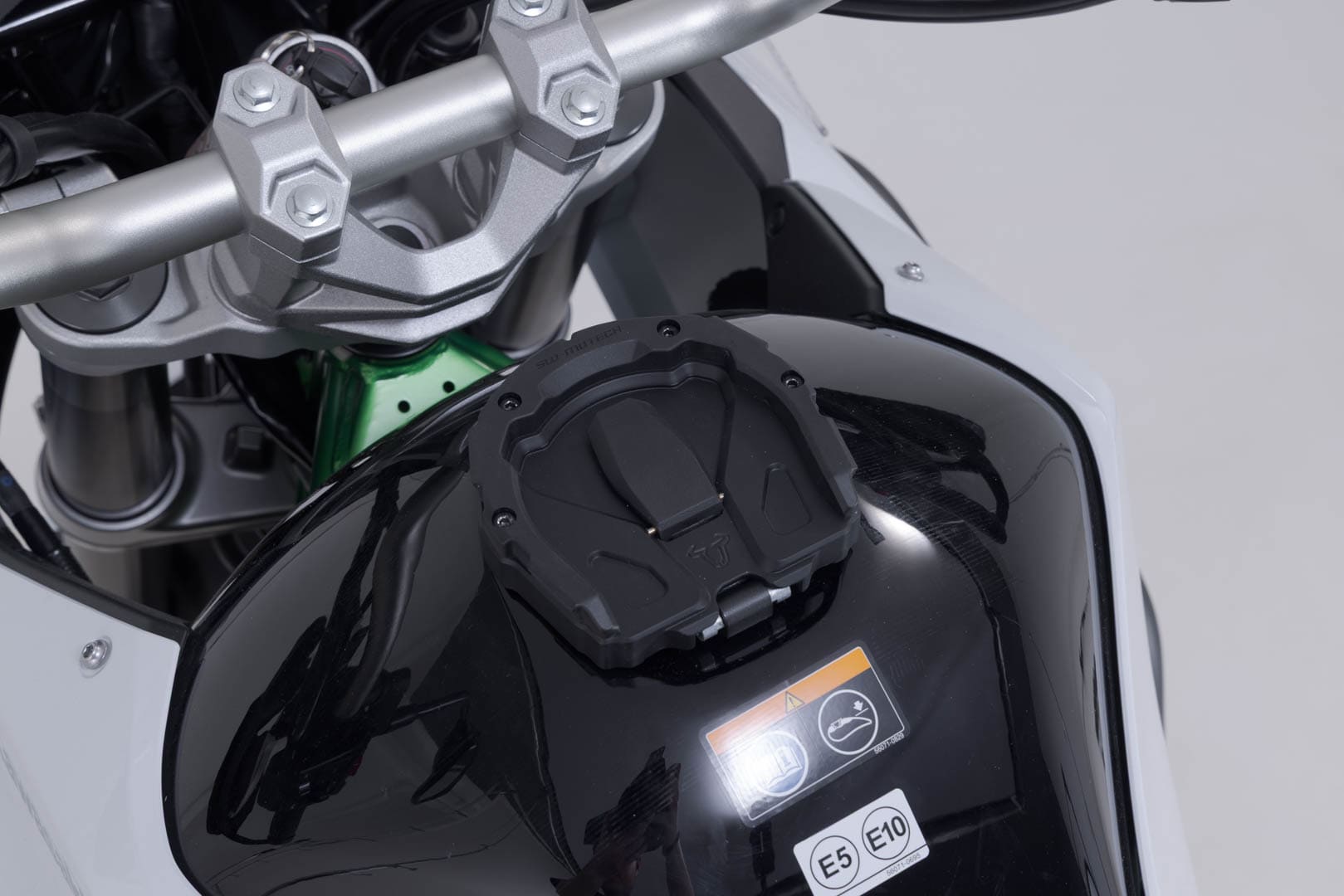 PRO tank ring Black. Kawasaki KLE500 / KLE500 SE (26-). - 2