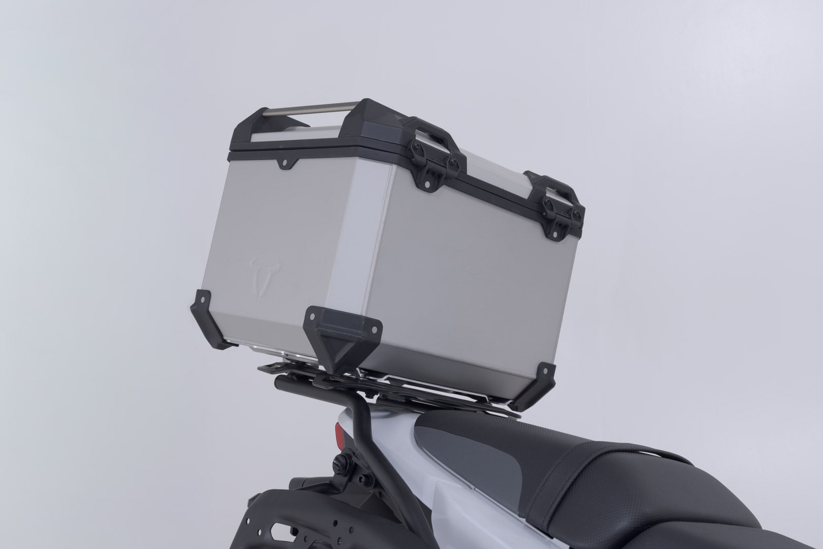 TRAX ADV top case system Silver. Kawasaki KLE500 / KLE500 SE (26-). - 5