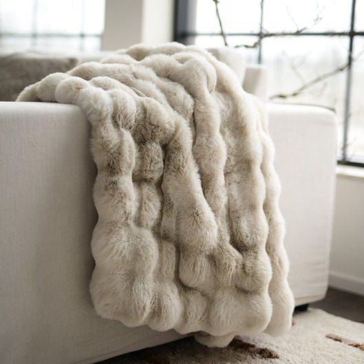 Pläd sand fuskpäls pälspläd shabby chic lantlig stil