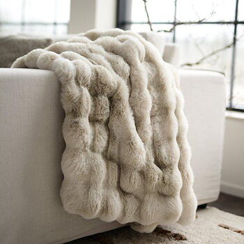 Pläd sand fuskpäls pälspläd shabby chic lantlig stil