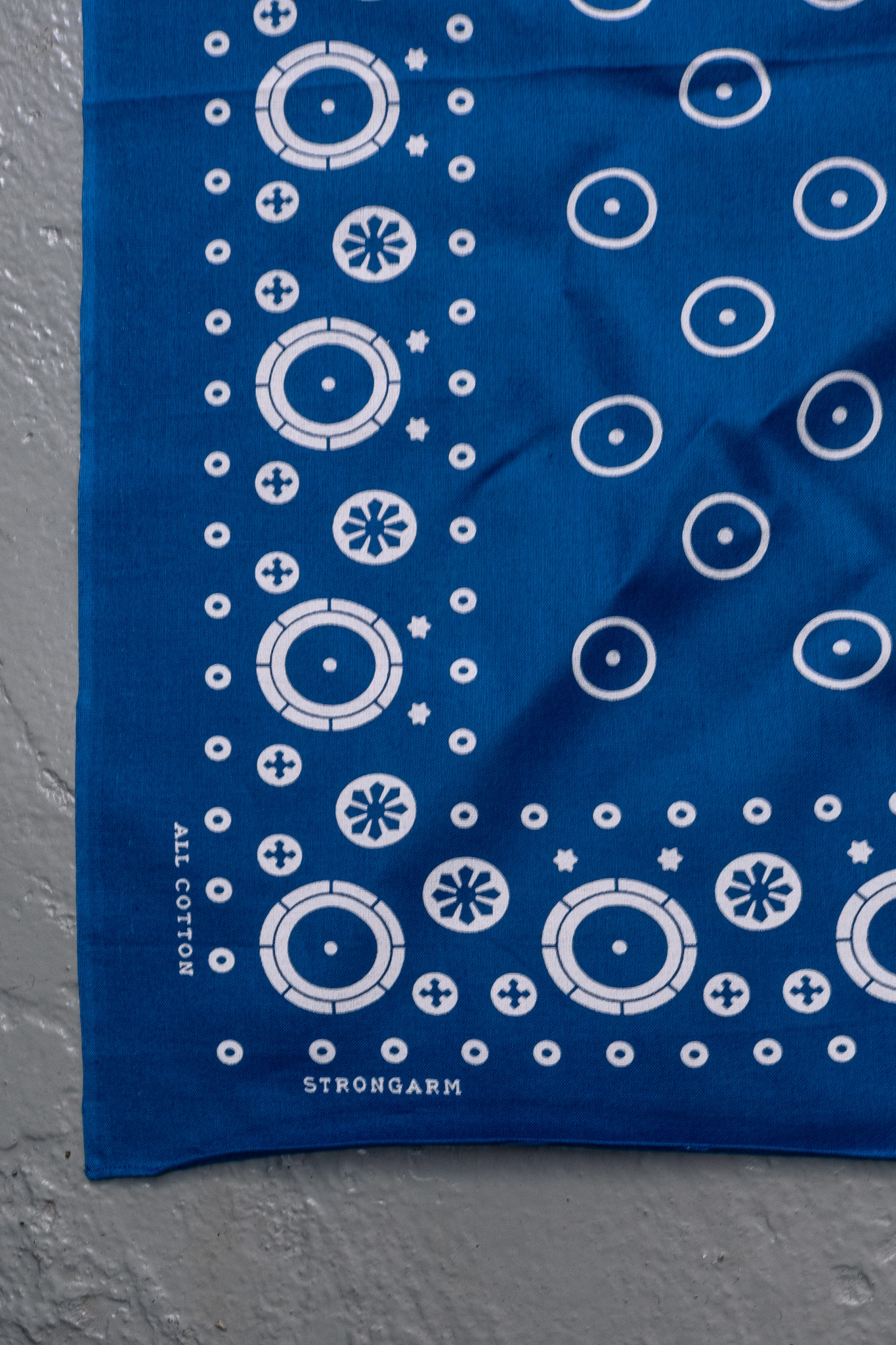 Warehouse & Co - The Circle-Dot Bandana Blue - 2
