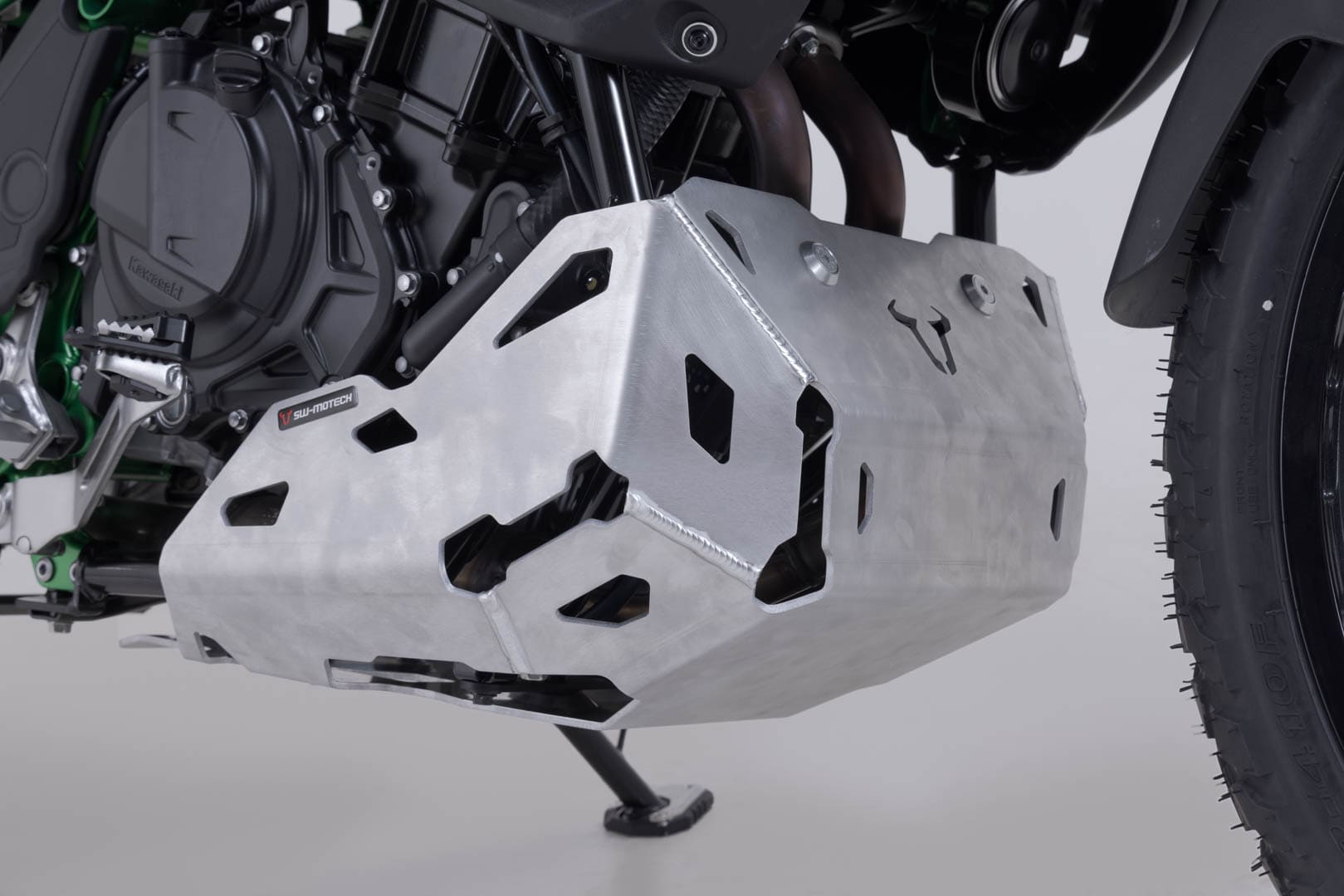 Engine guard Silver. Kawasaki KLE500 / KLE500 SE (26-). - 3