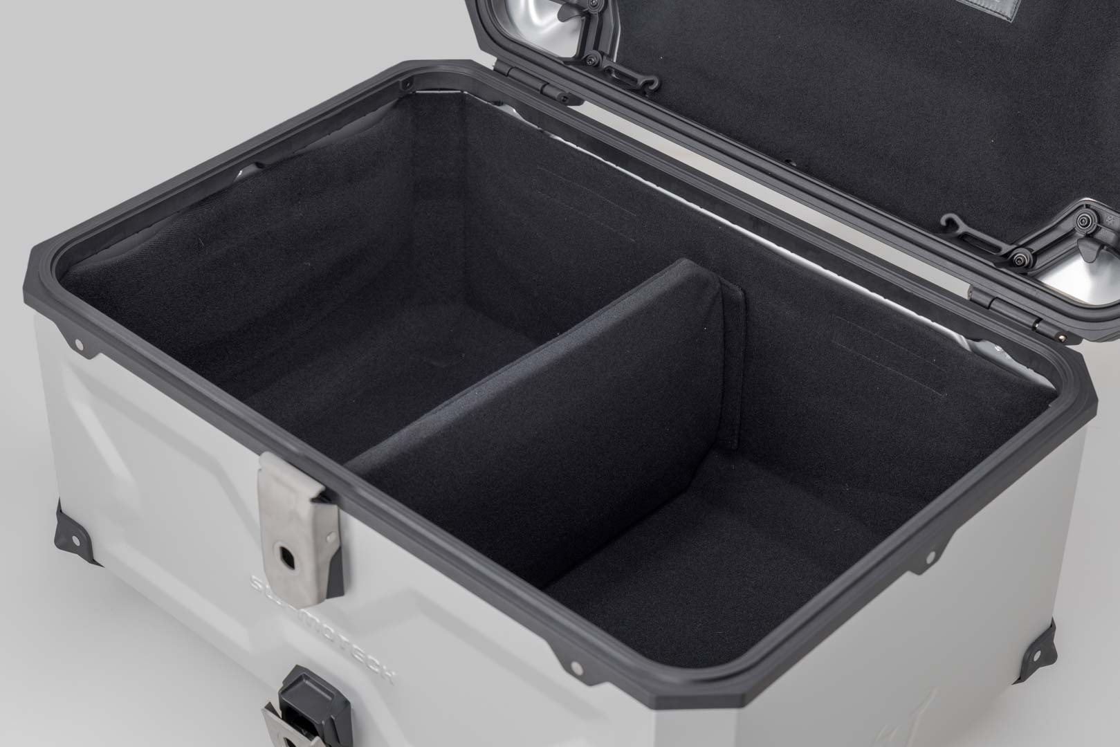 TRAX ADV top case XL Aluminum. Silver. - 7