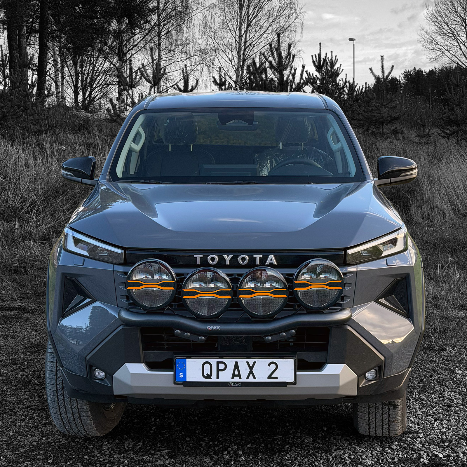 Q-LIGHT 4 Toyota Hilux 26- extraljusfäste (extraljusbåge) för 4st lampor  - 2