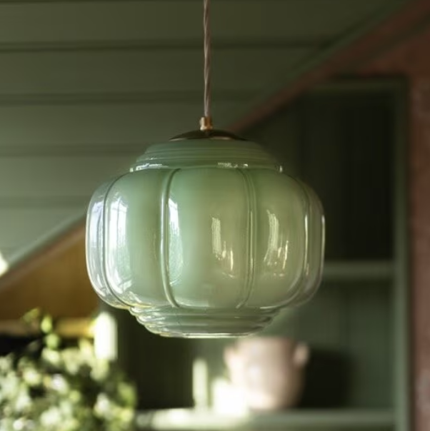 Taklampa grön opalglas, mässing