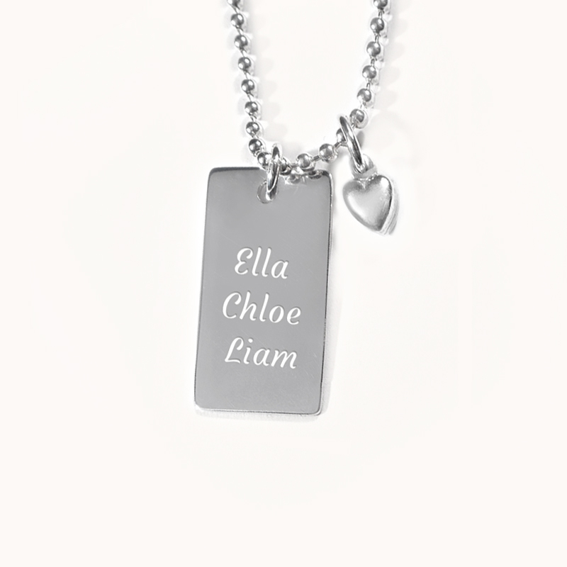 Dogtag med charm, Halskæde med indgravering - Sølv