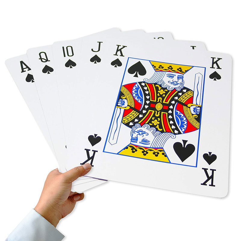 Gigantisk kortlek i hand