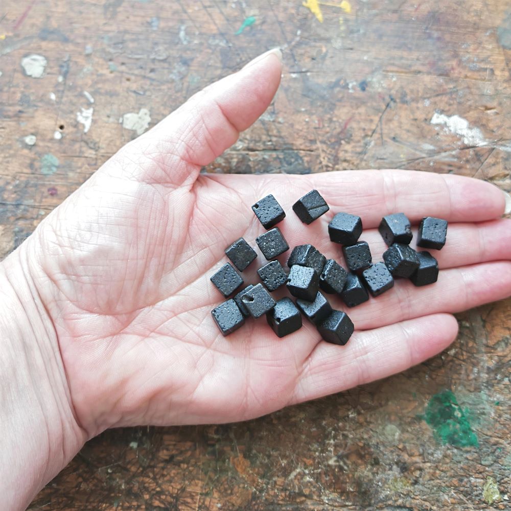 Lava kub 8mm hel sträng - 2