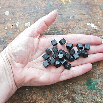Lava kub 8mm hel sträng