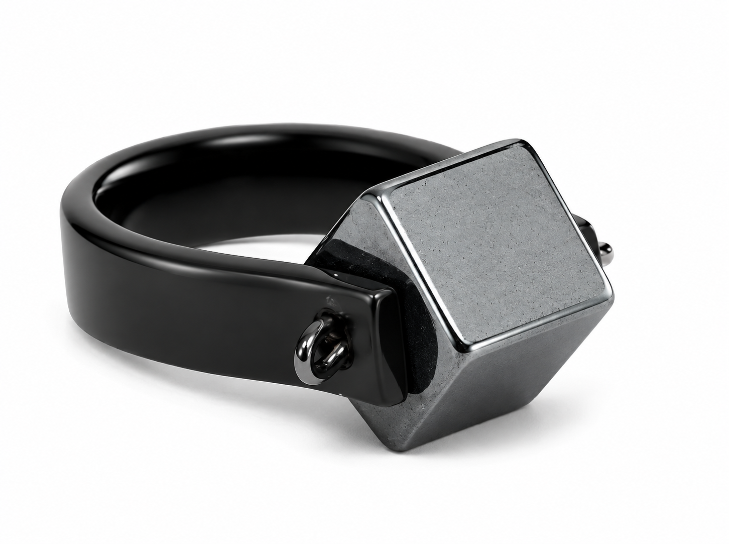 Ring Cube Hematite rubber 