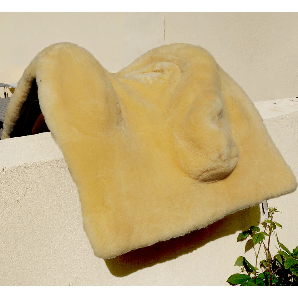 Horsedream® sheepskin saddle cover - Deuber & Partners baroque saddles